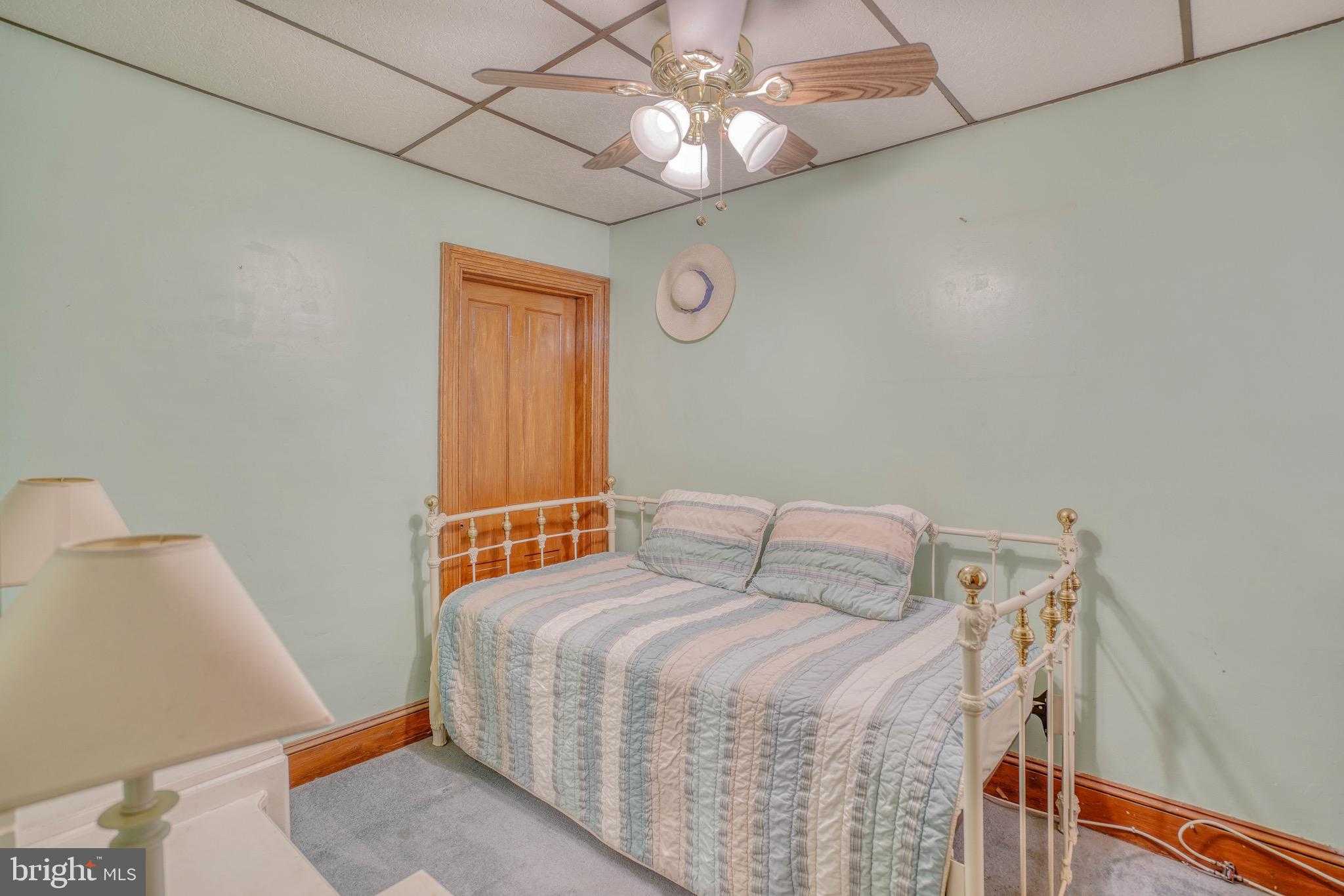 1918 E Lehigh Ave photo 26