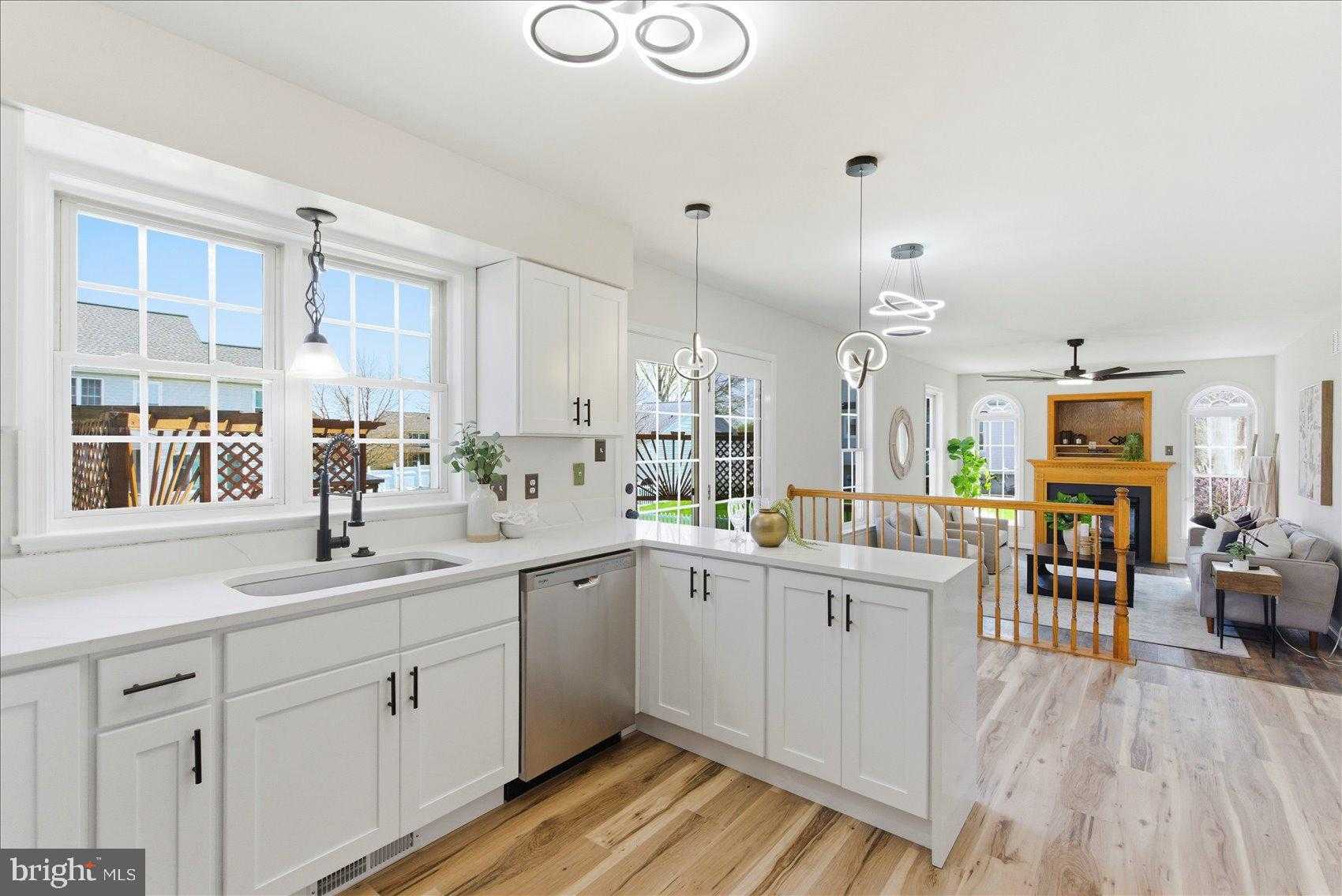 217 Woodbine CT photo 10