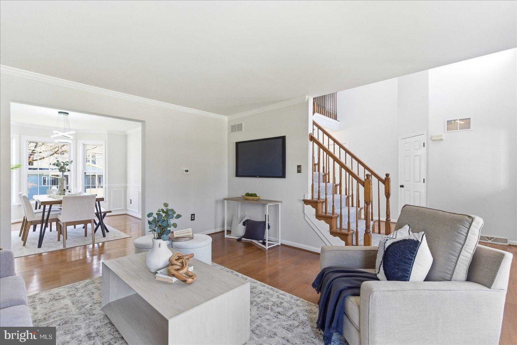 217 Woodbine CT photo 7