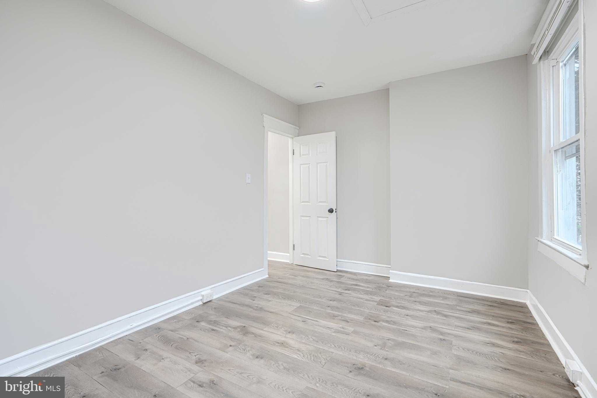 240 N Monastery Ave photo 28