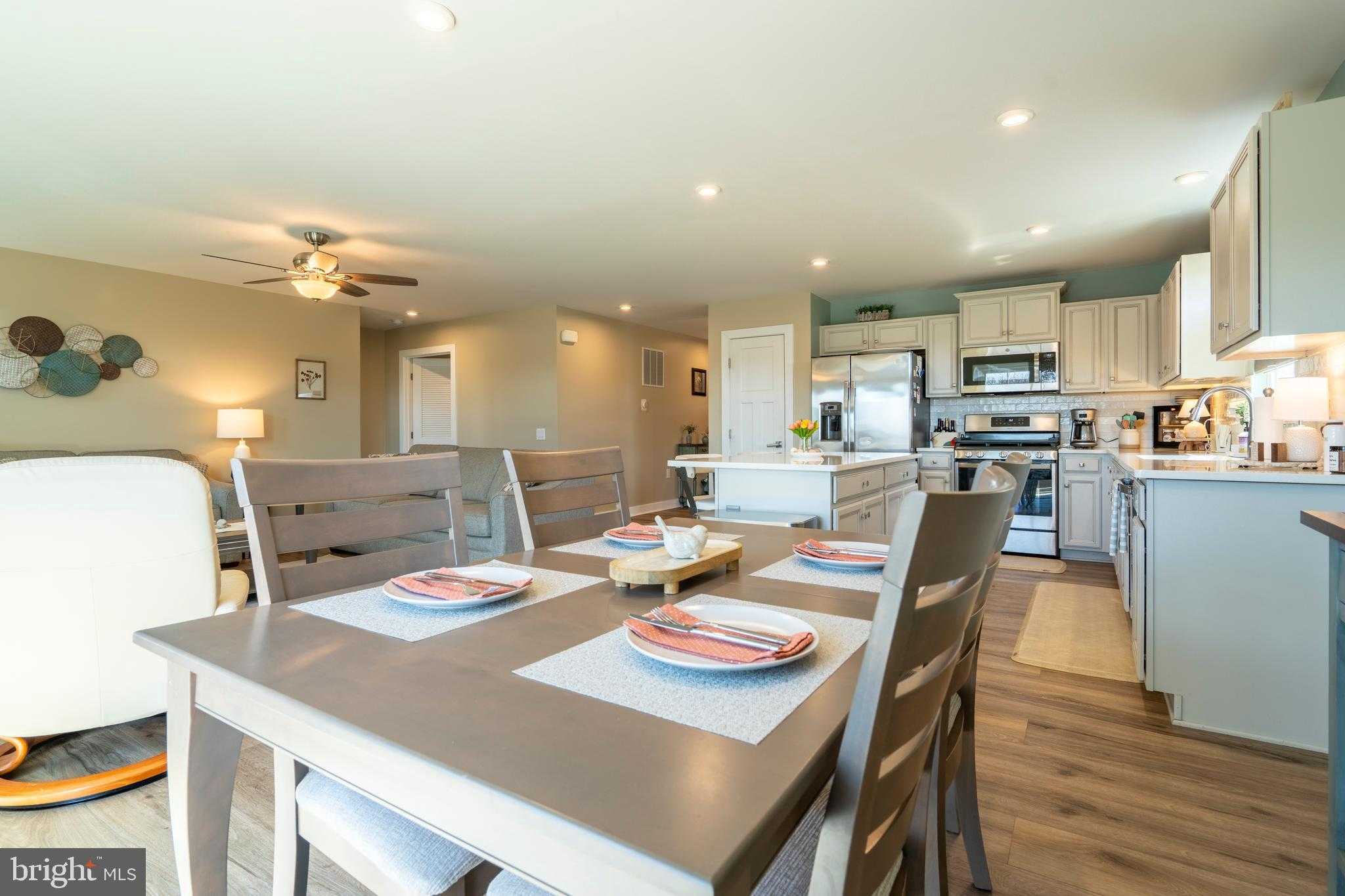 57 Shoemaker St photo 37