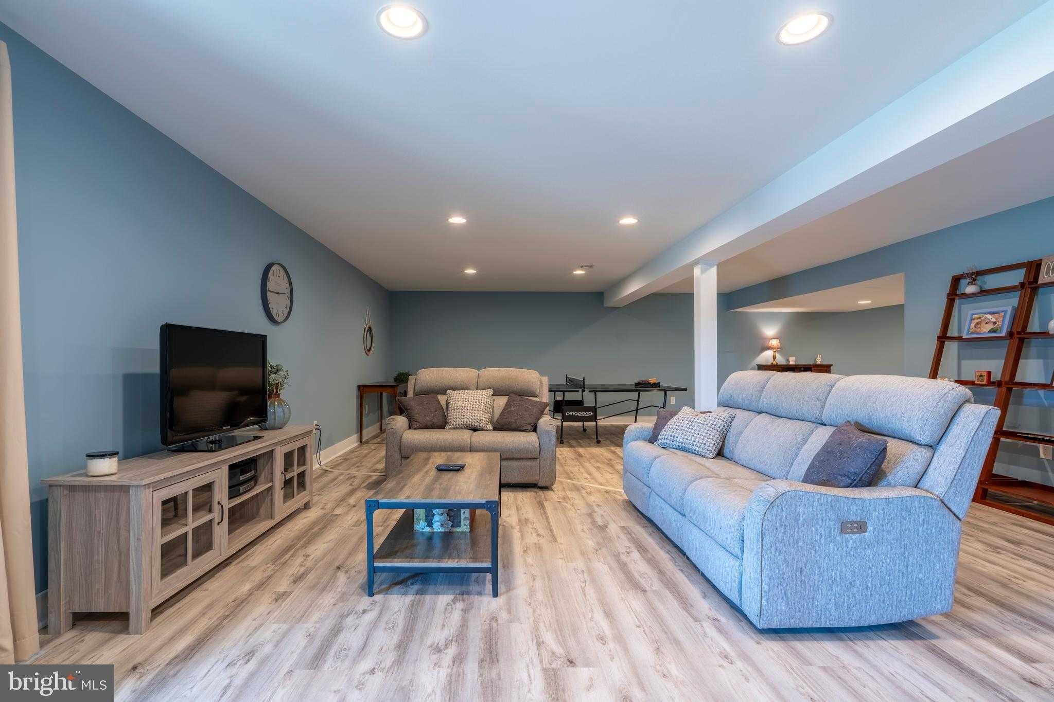 57 Shoemaker St photo 62