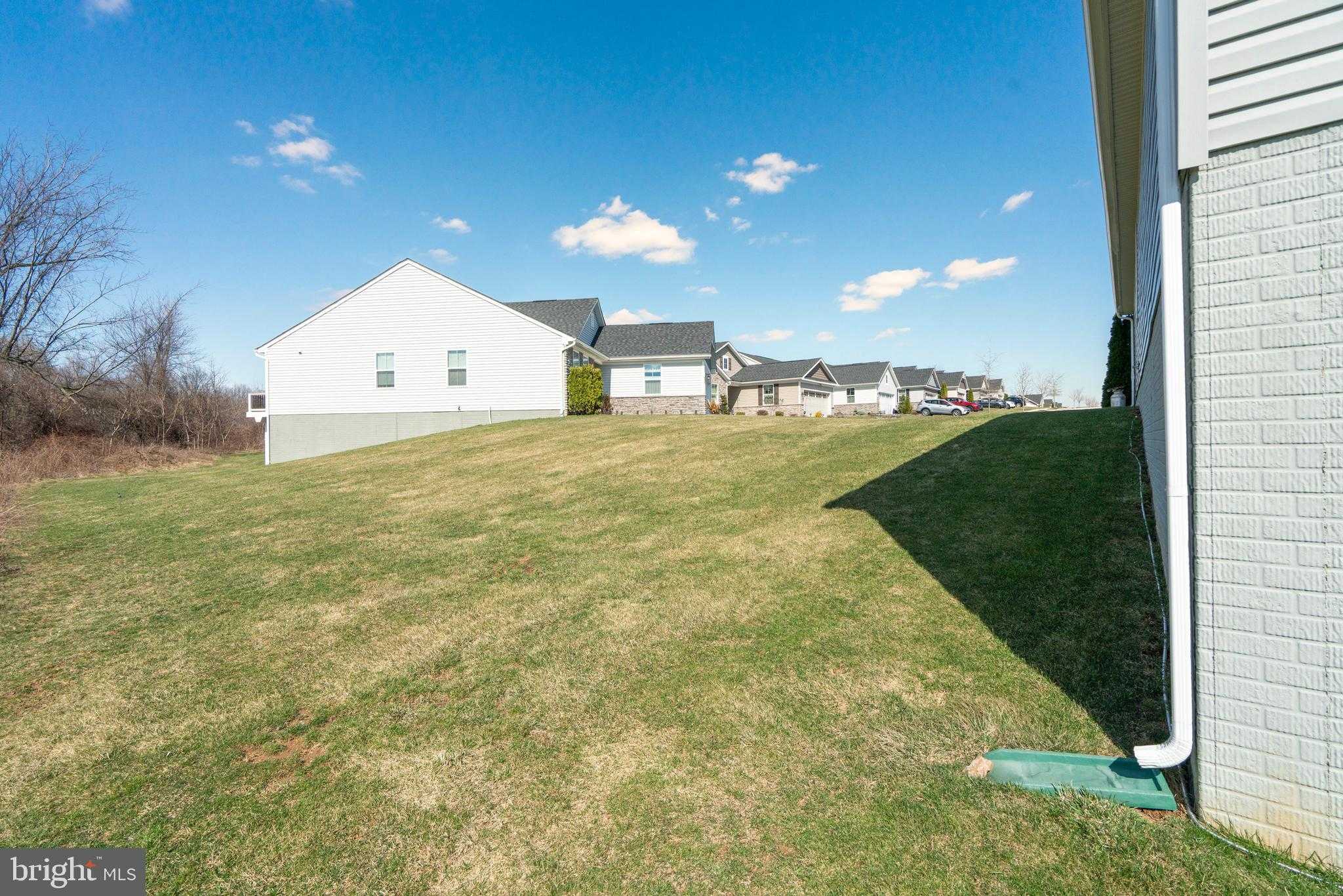 57 Shoemaker St photo 70