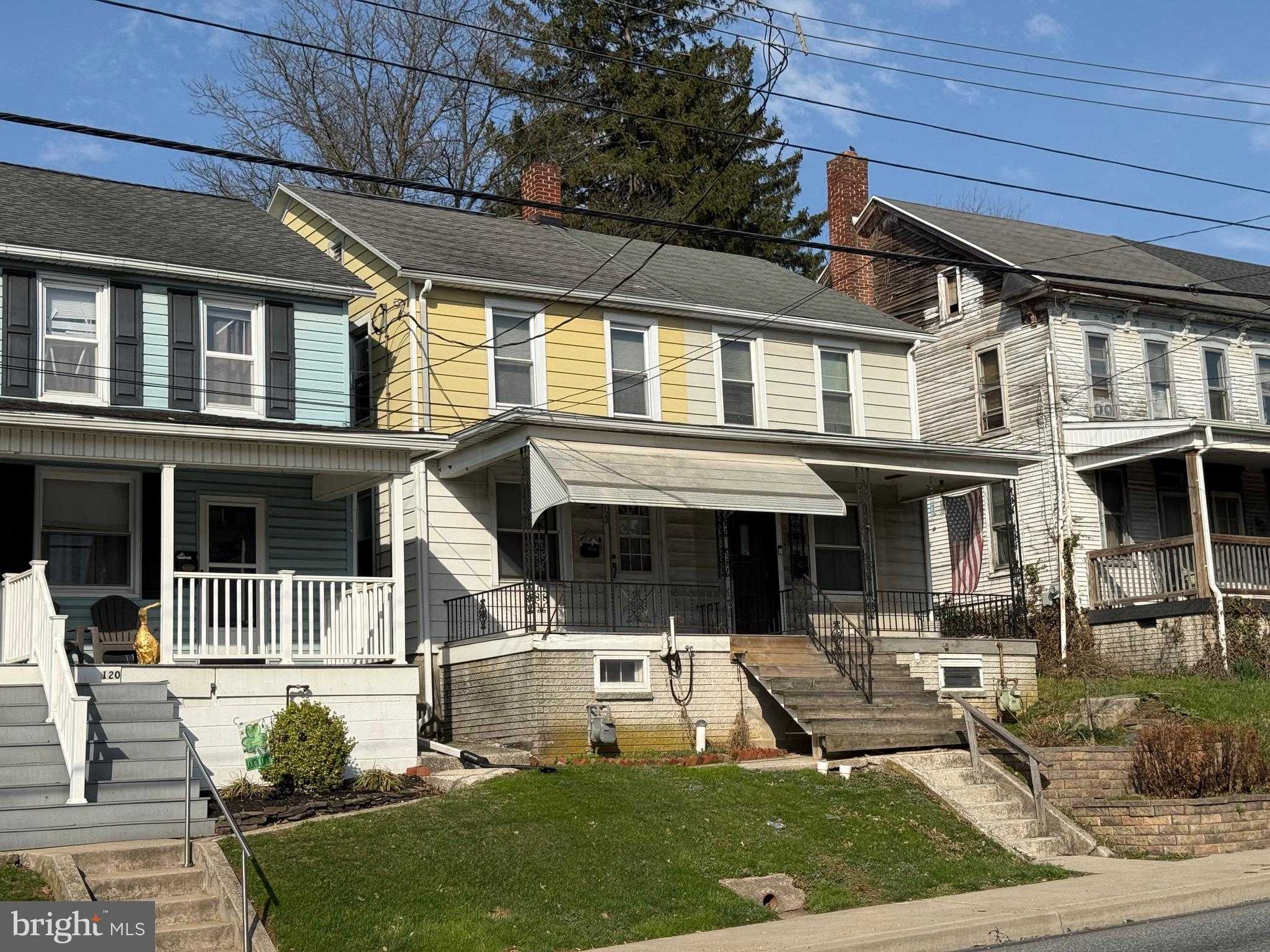 122 N Main St photo 2