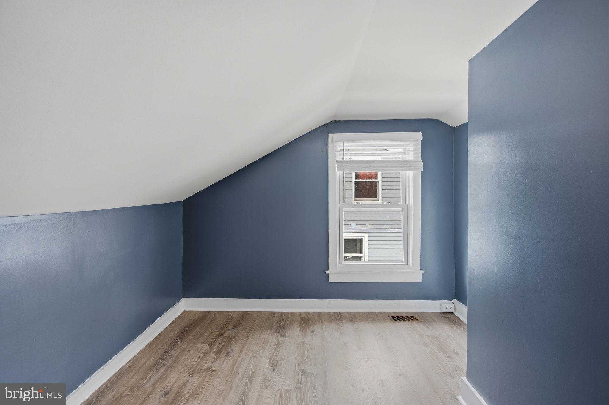 4004 Lawrence St photo 29