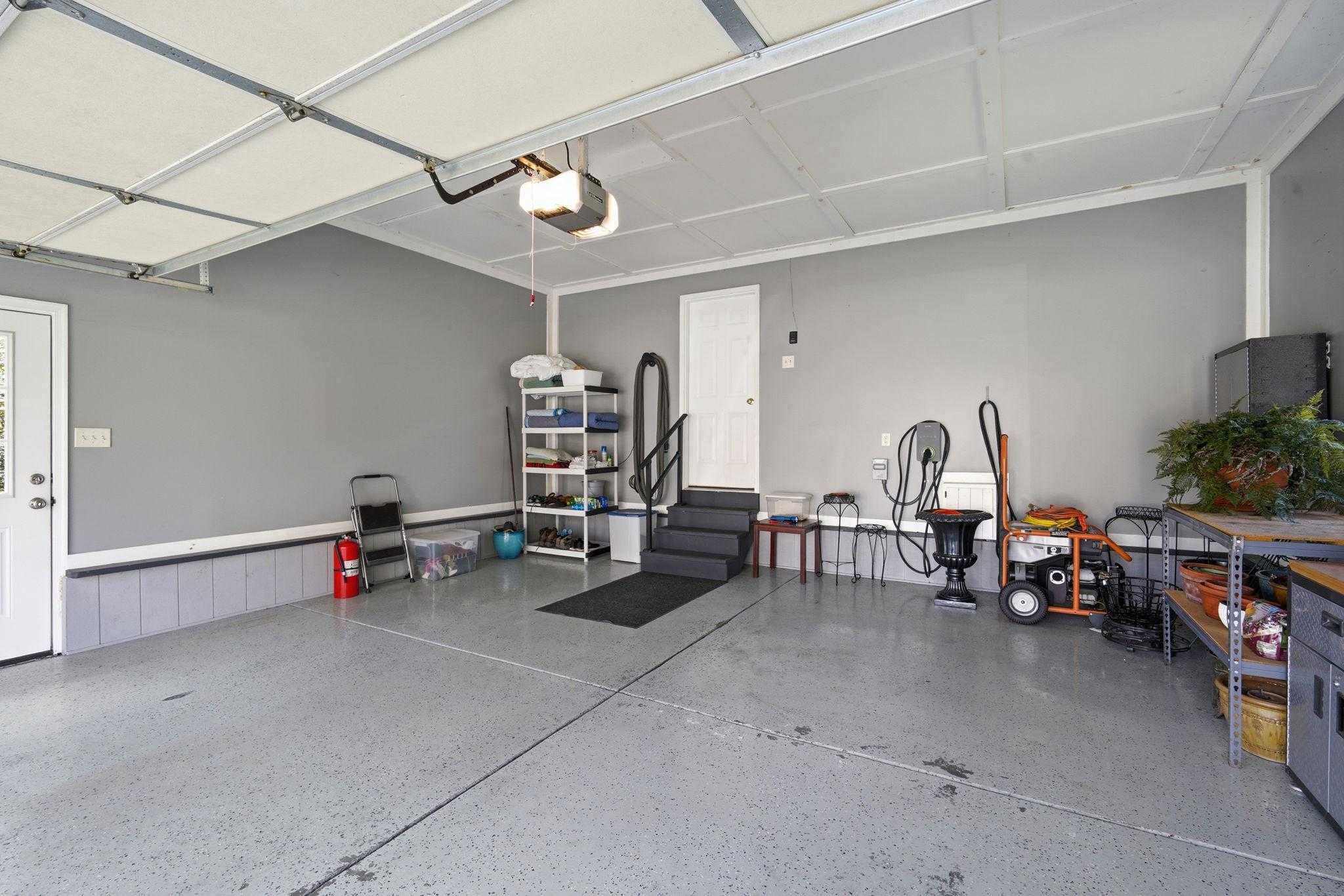 55 Howes Ln photo 16