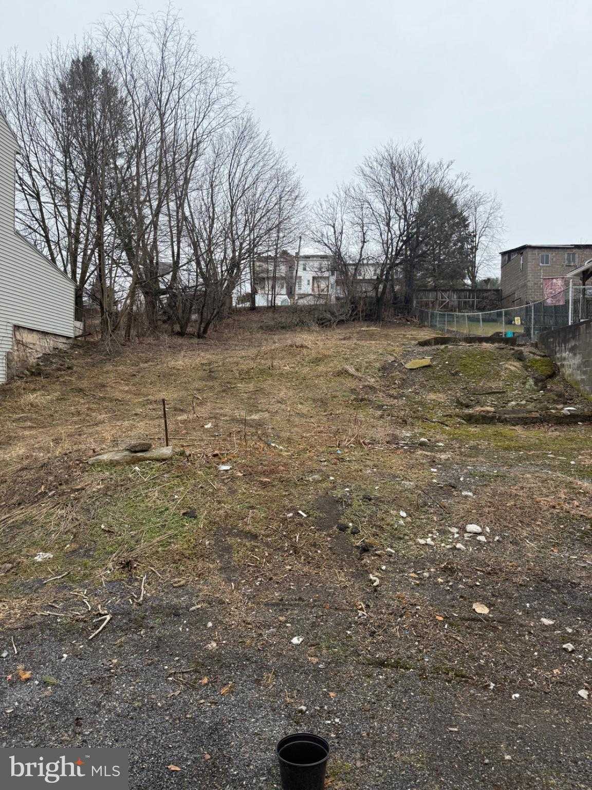 1209 W Pine St photo 25