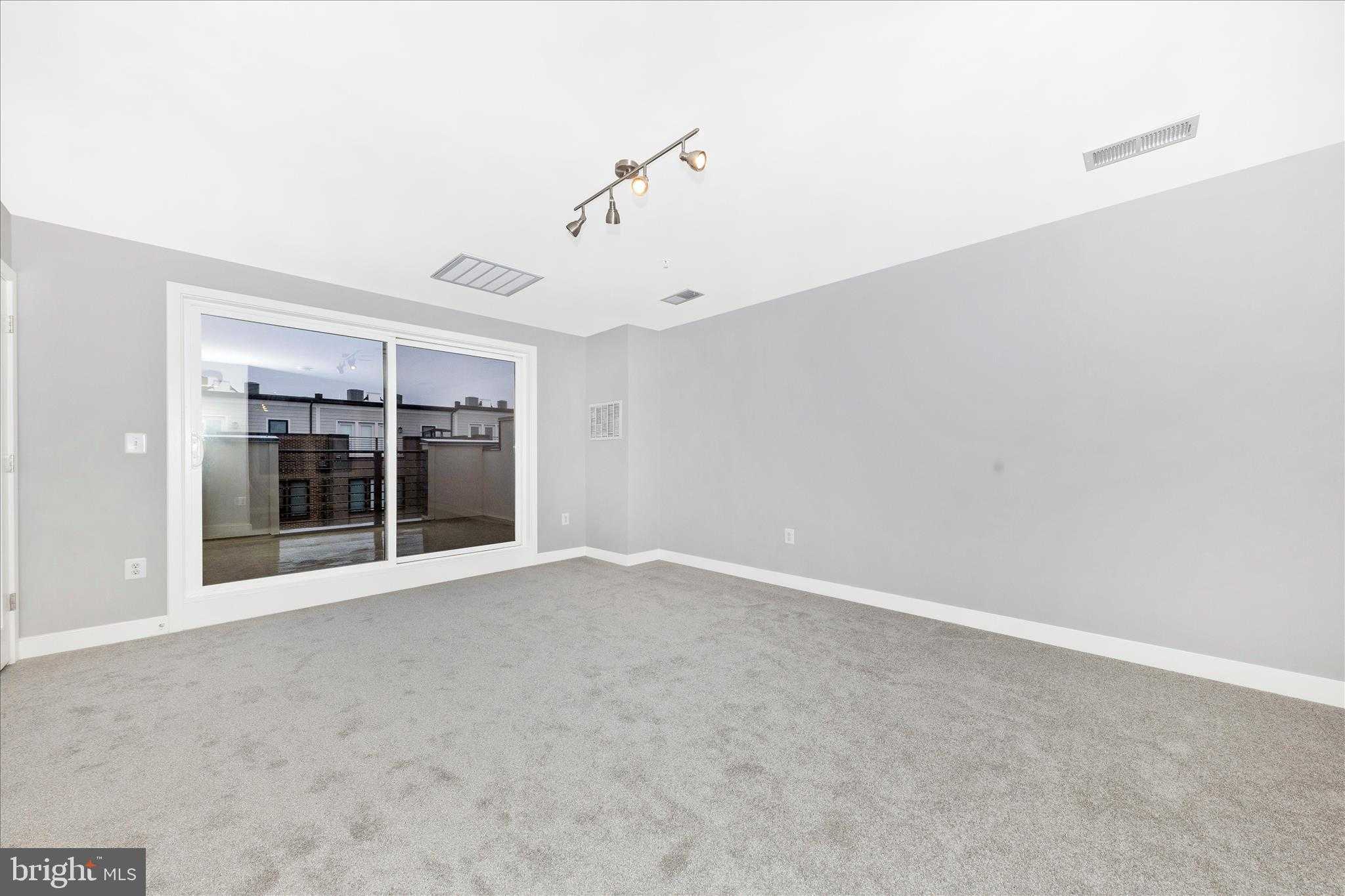 8074 Flatbush St photo 38