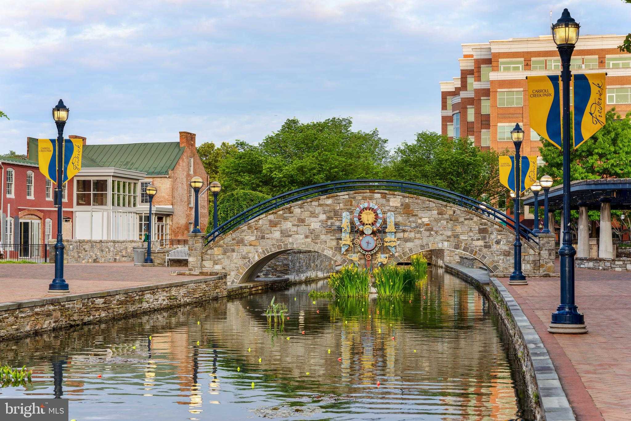 225 E 2nd St photo 122