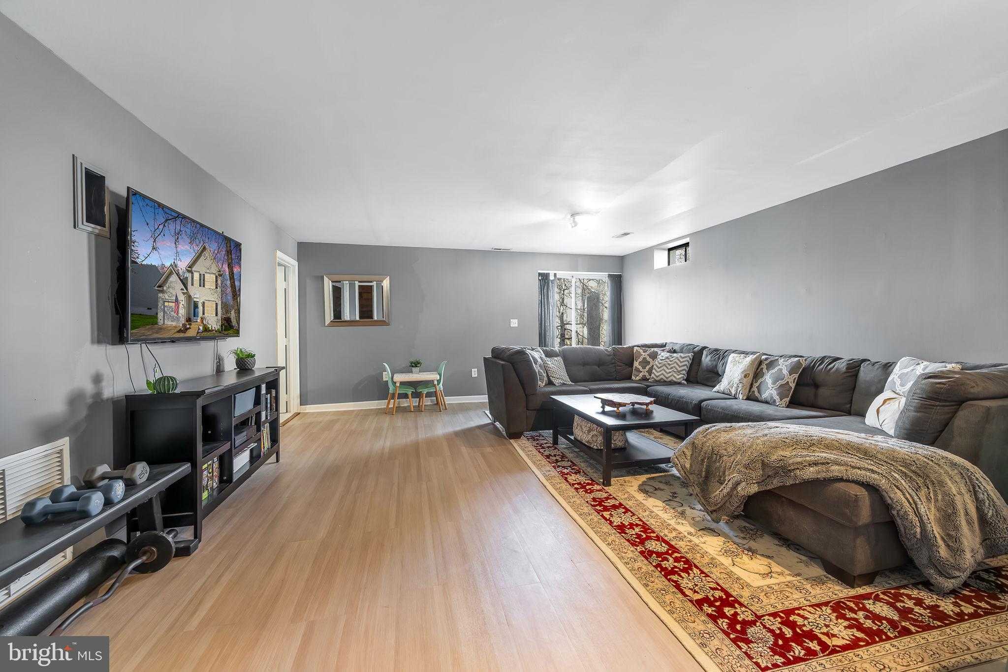 7 Sarrington CT photo 27