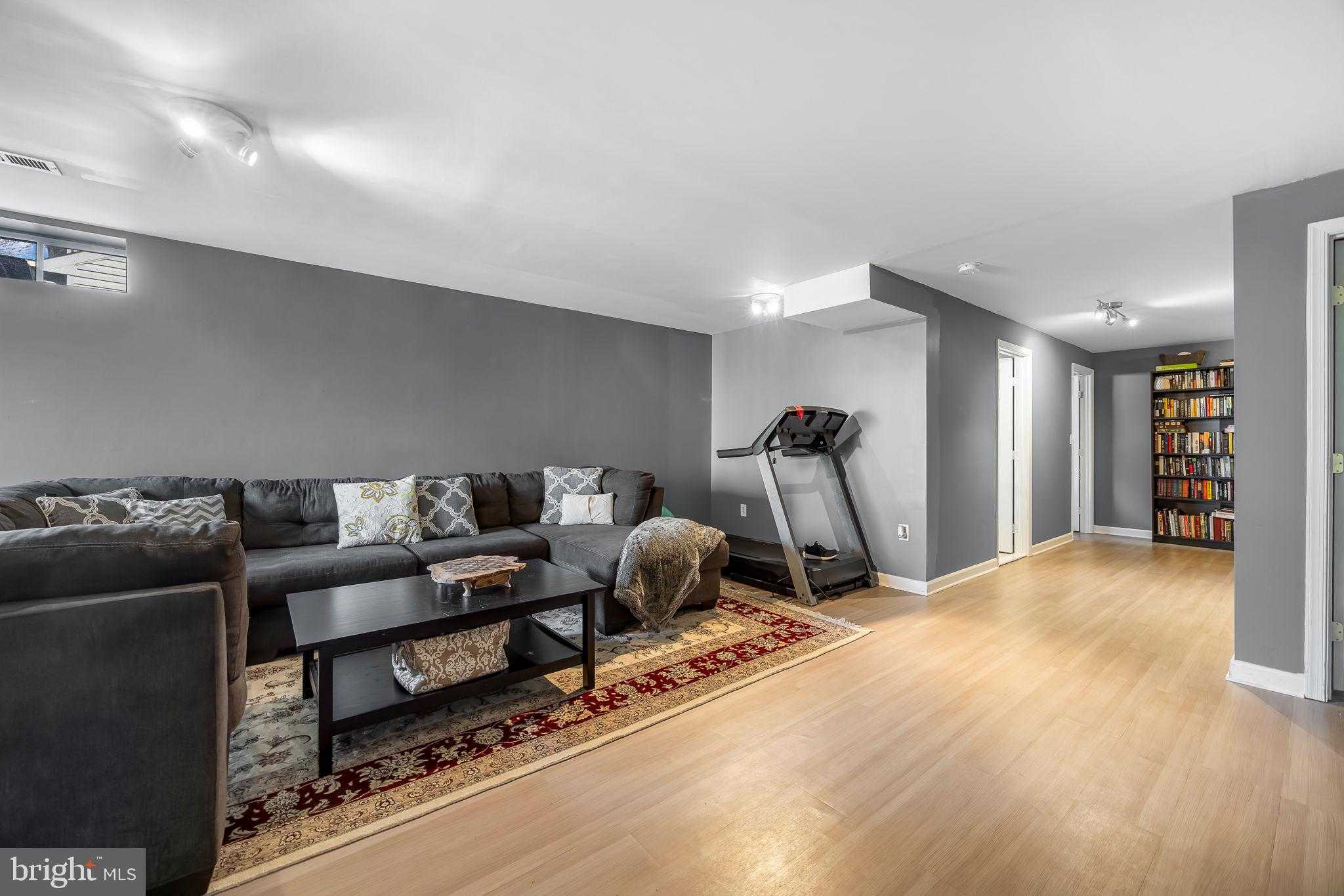 7 Sarrington CT photo 28