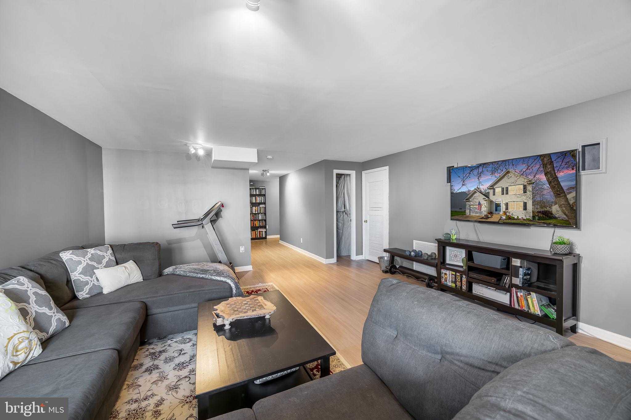 7 Sarrington CT photo 29