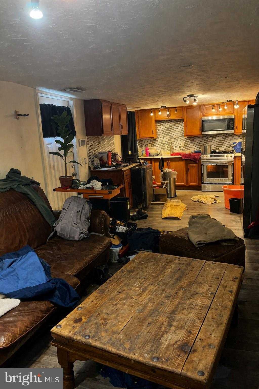 224 Elizabeth Ave photo 3