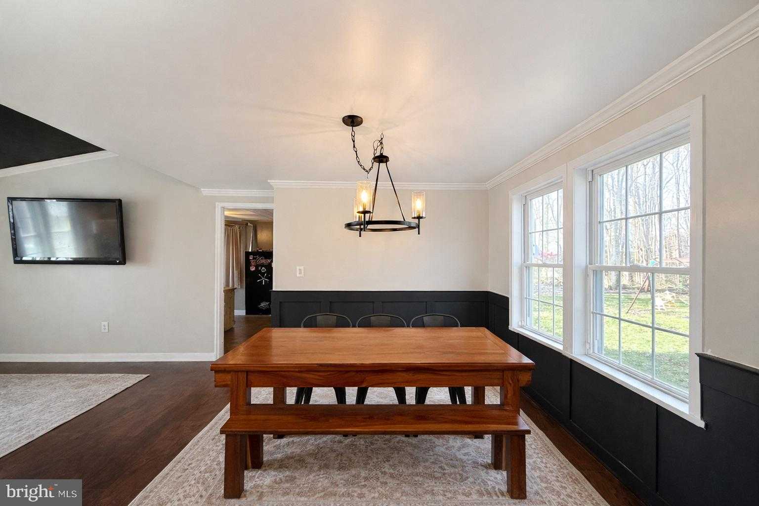 5561 Highland Rd photo 3