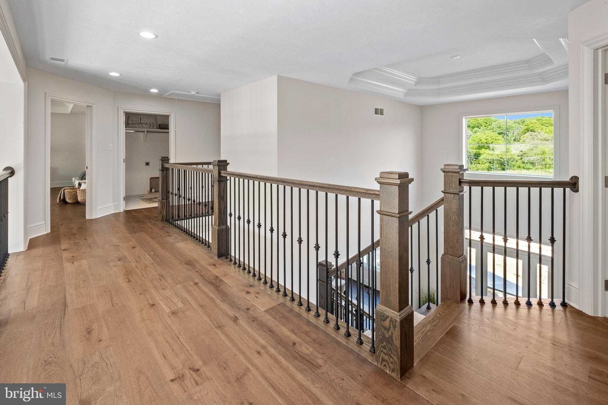 510 Newcomen Rd photo 24