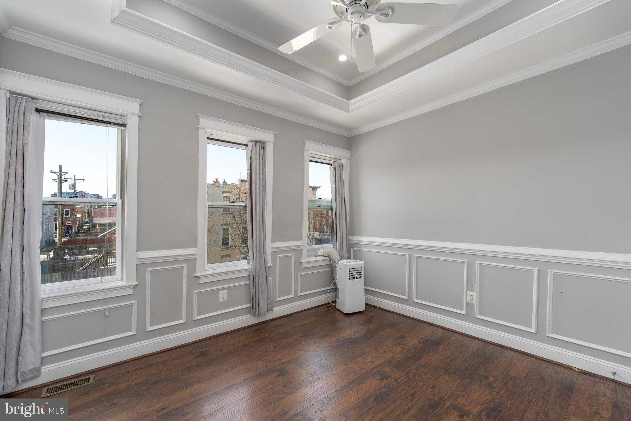 443 N Milton Ave photo 16