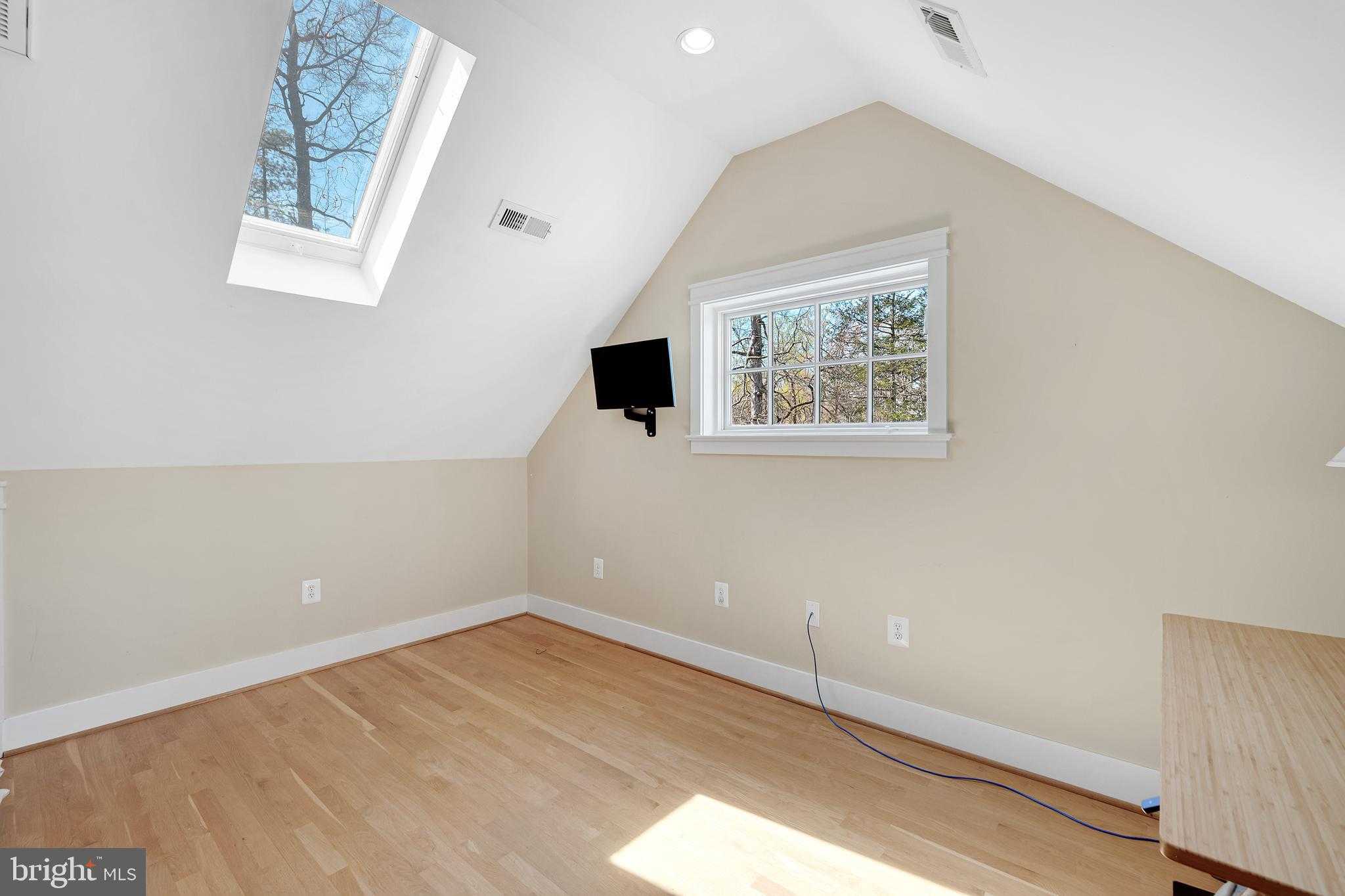 9218 Aldershot Dr photo 31