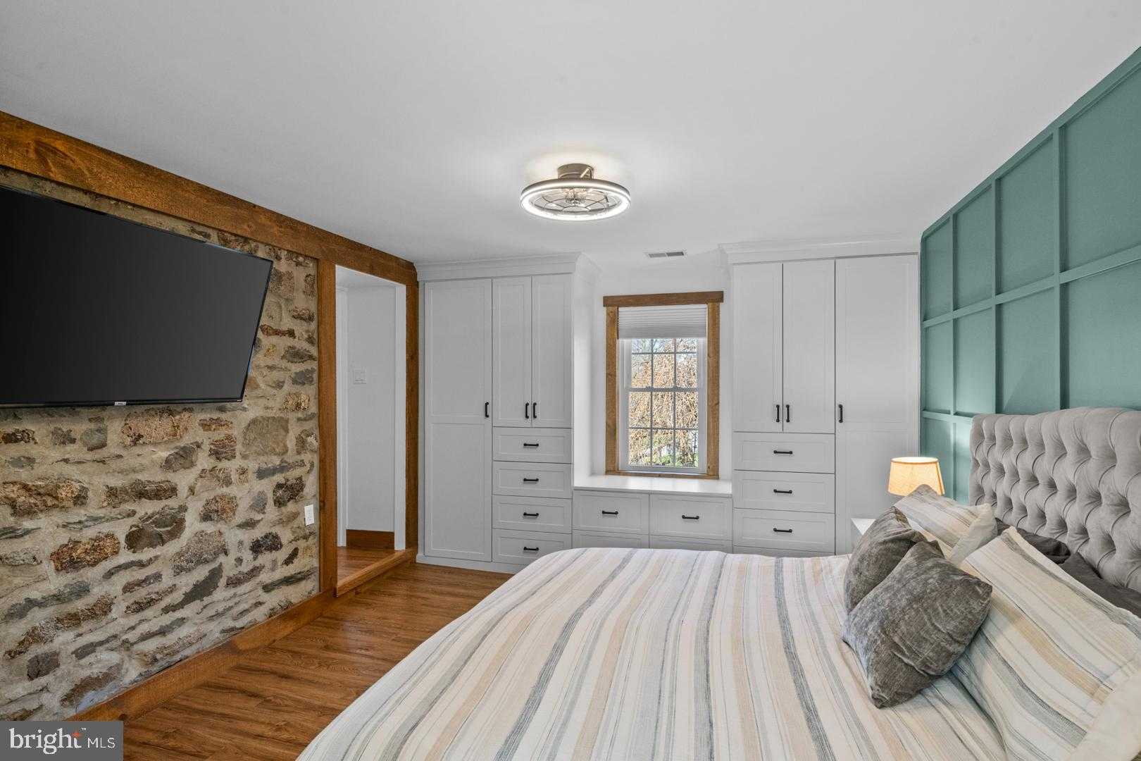 566 Scenic Dr photo 43