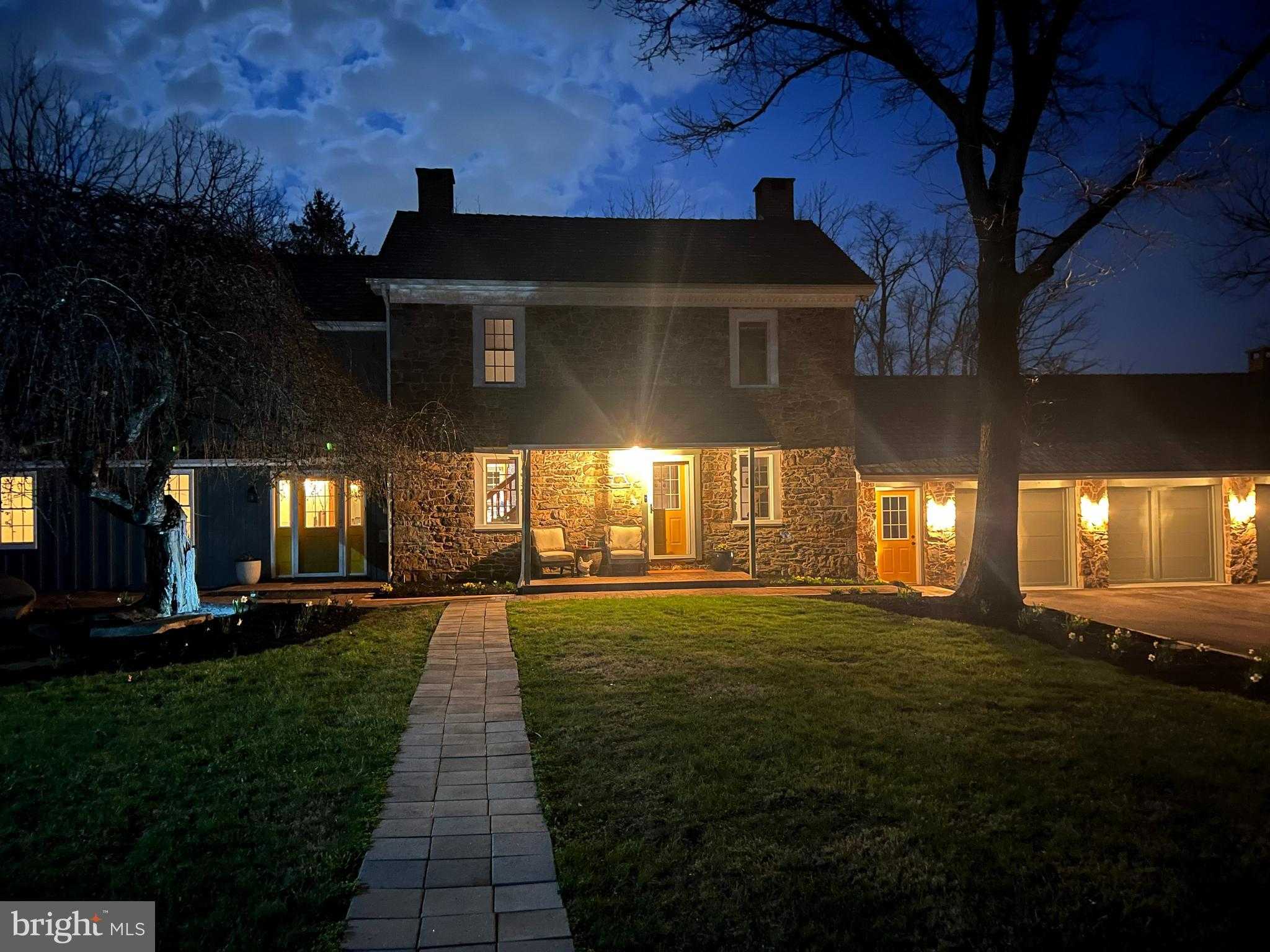 566 Scenic Dr photo 7