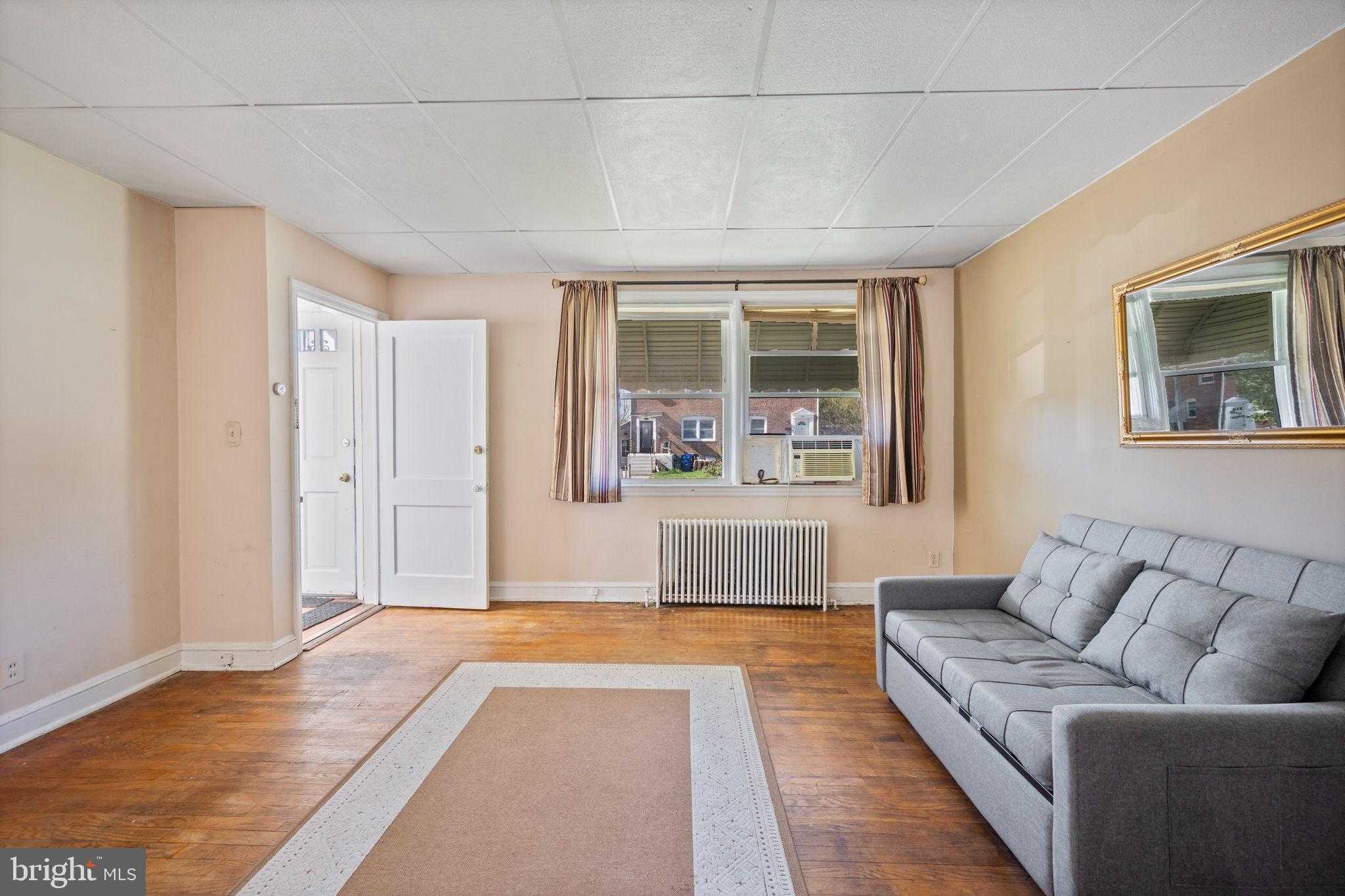 2910 Clearview Ave photo 2