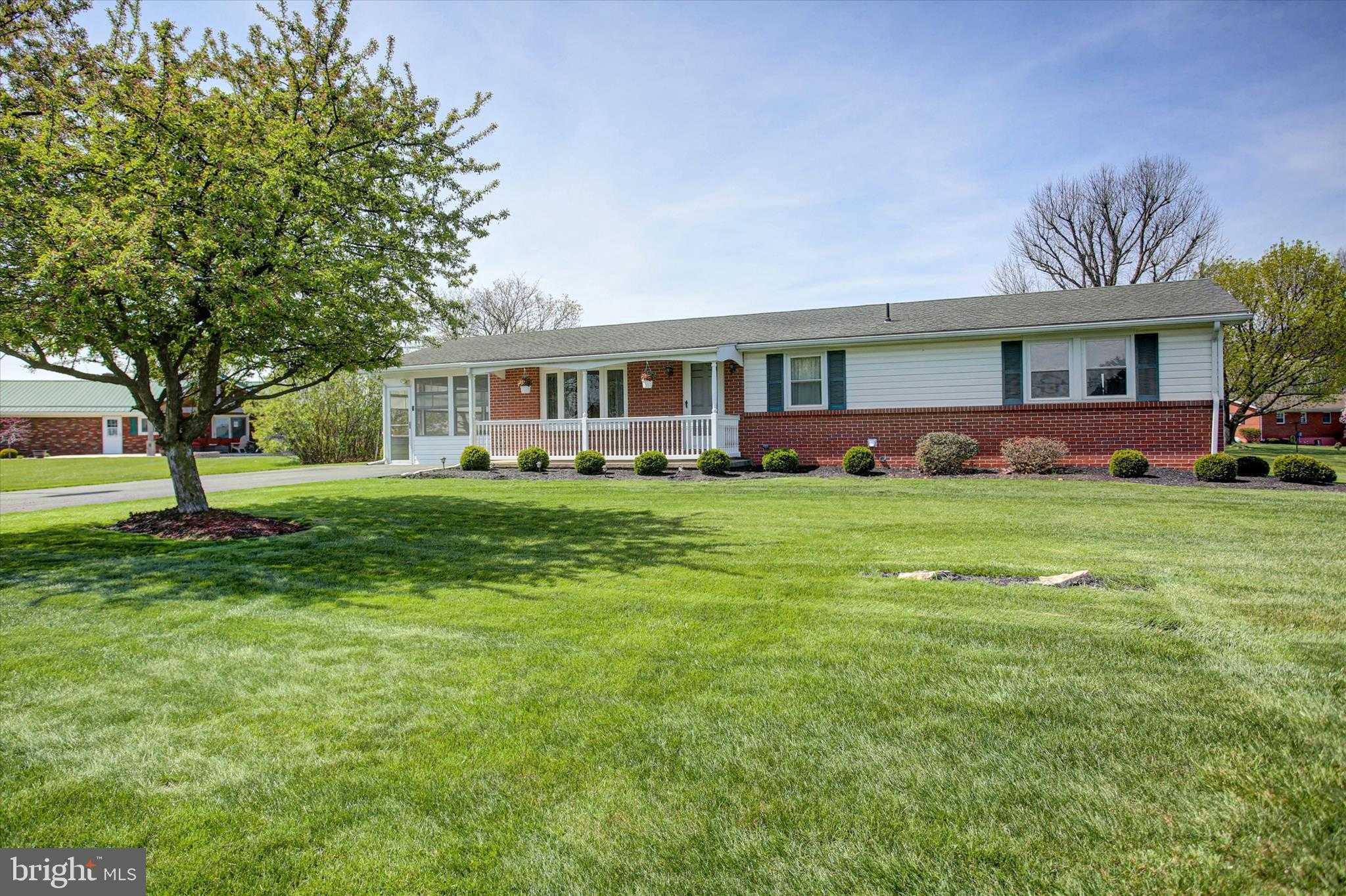 5531 Oakwood Dr photo 2