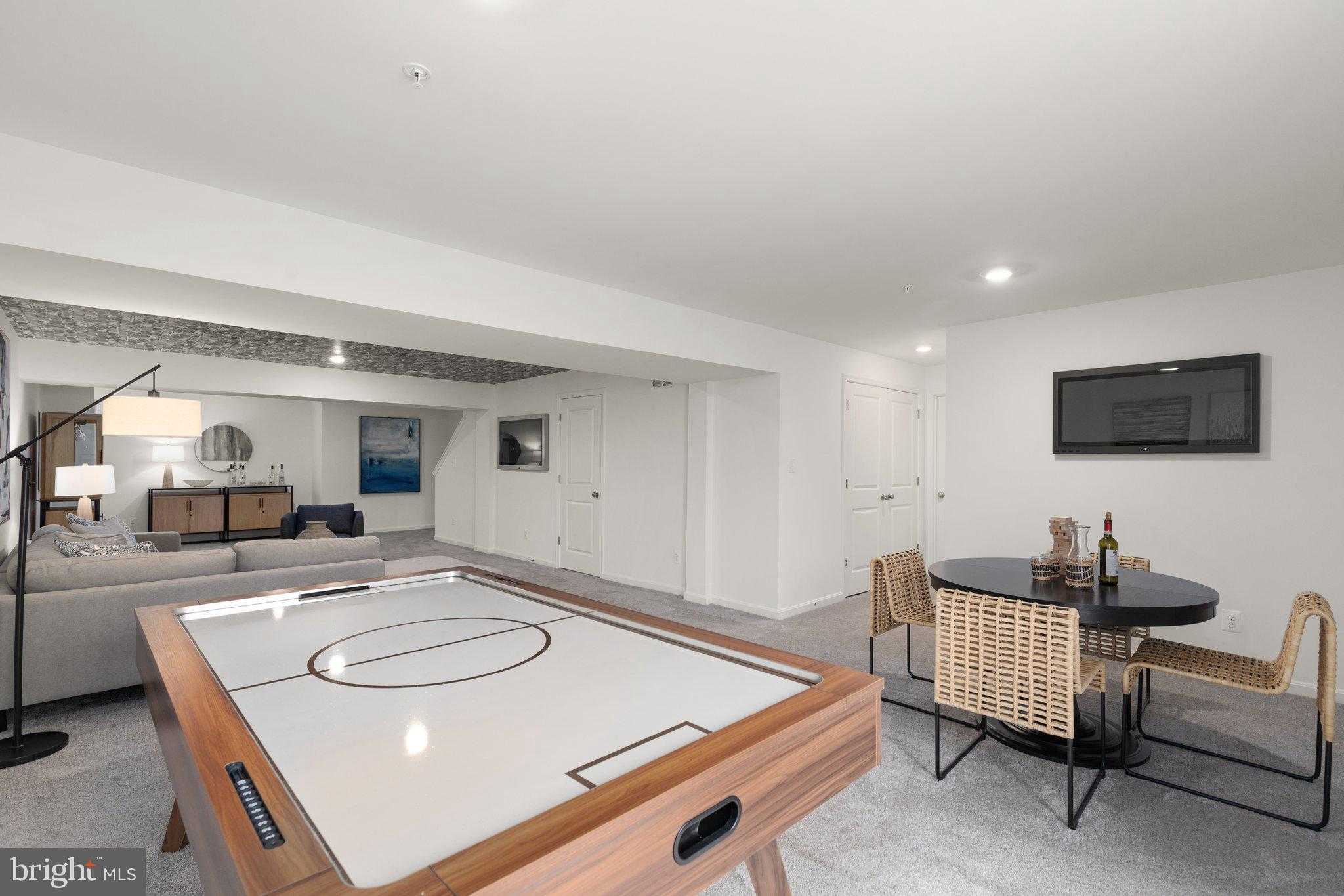 309 Barney CT photo 24