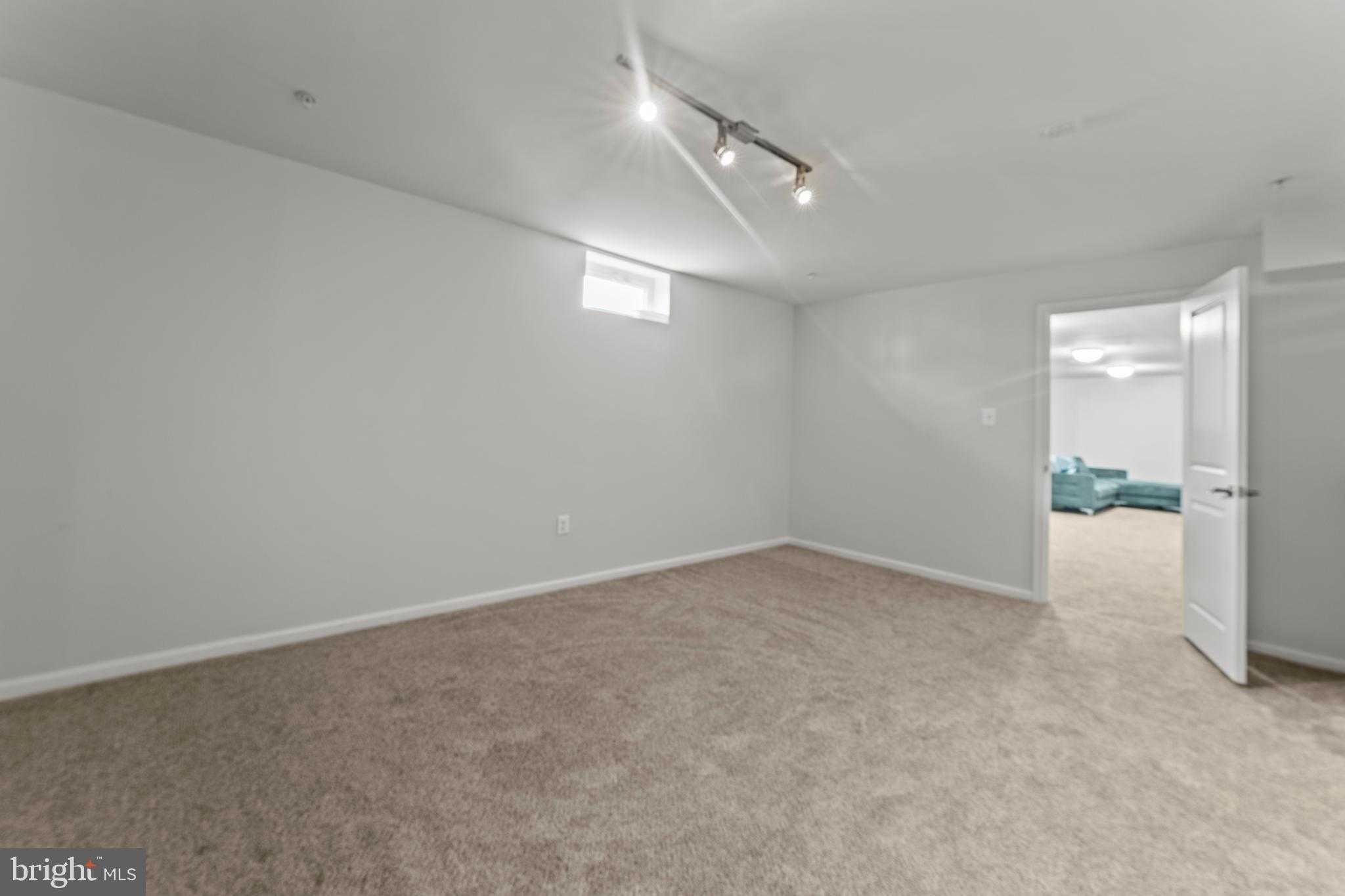 3433 Linden Grove Dr photo 39