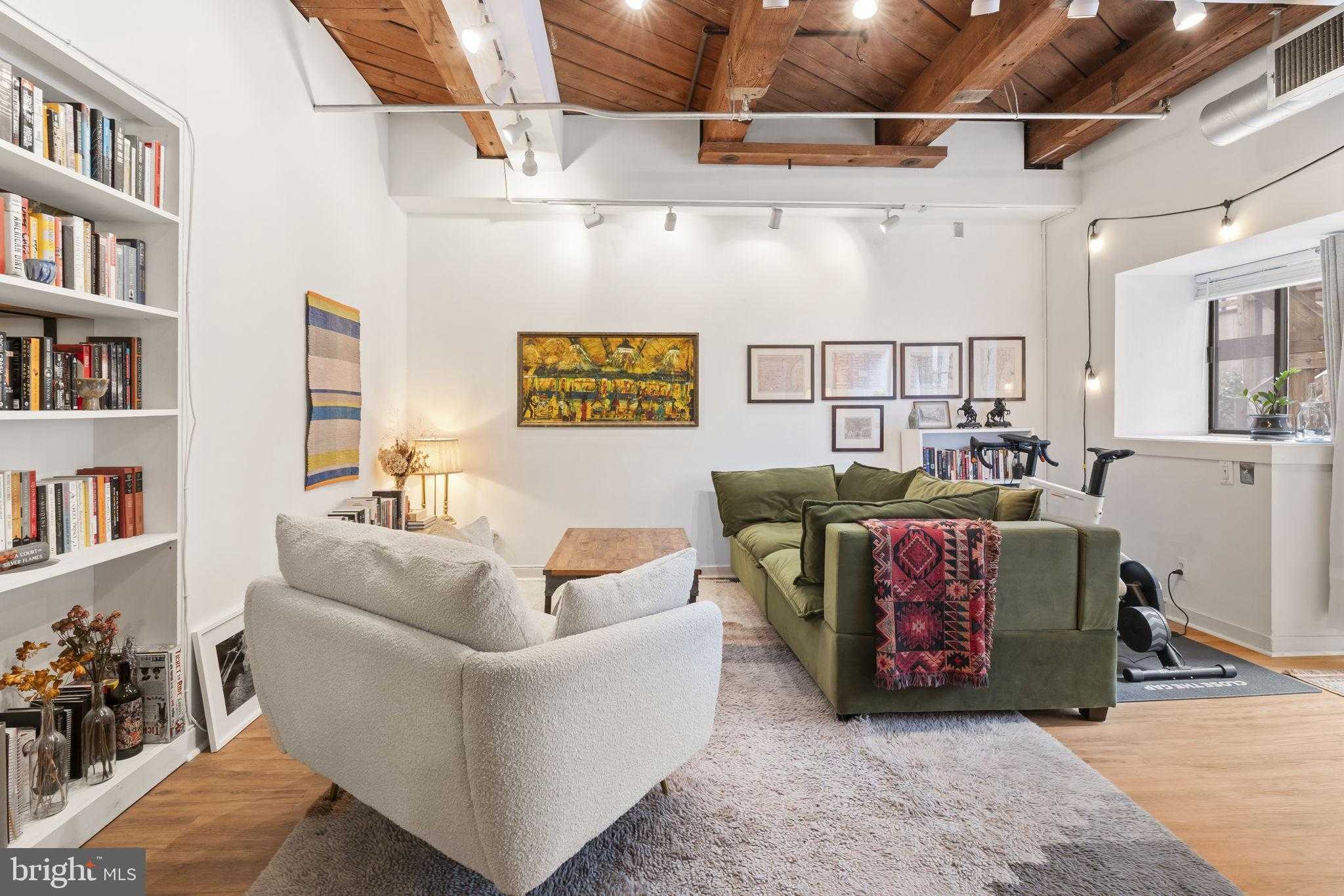 301 Race St Apt C002 photo 3