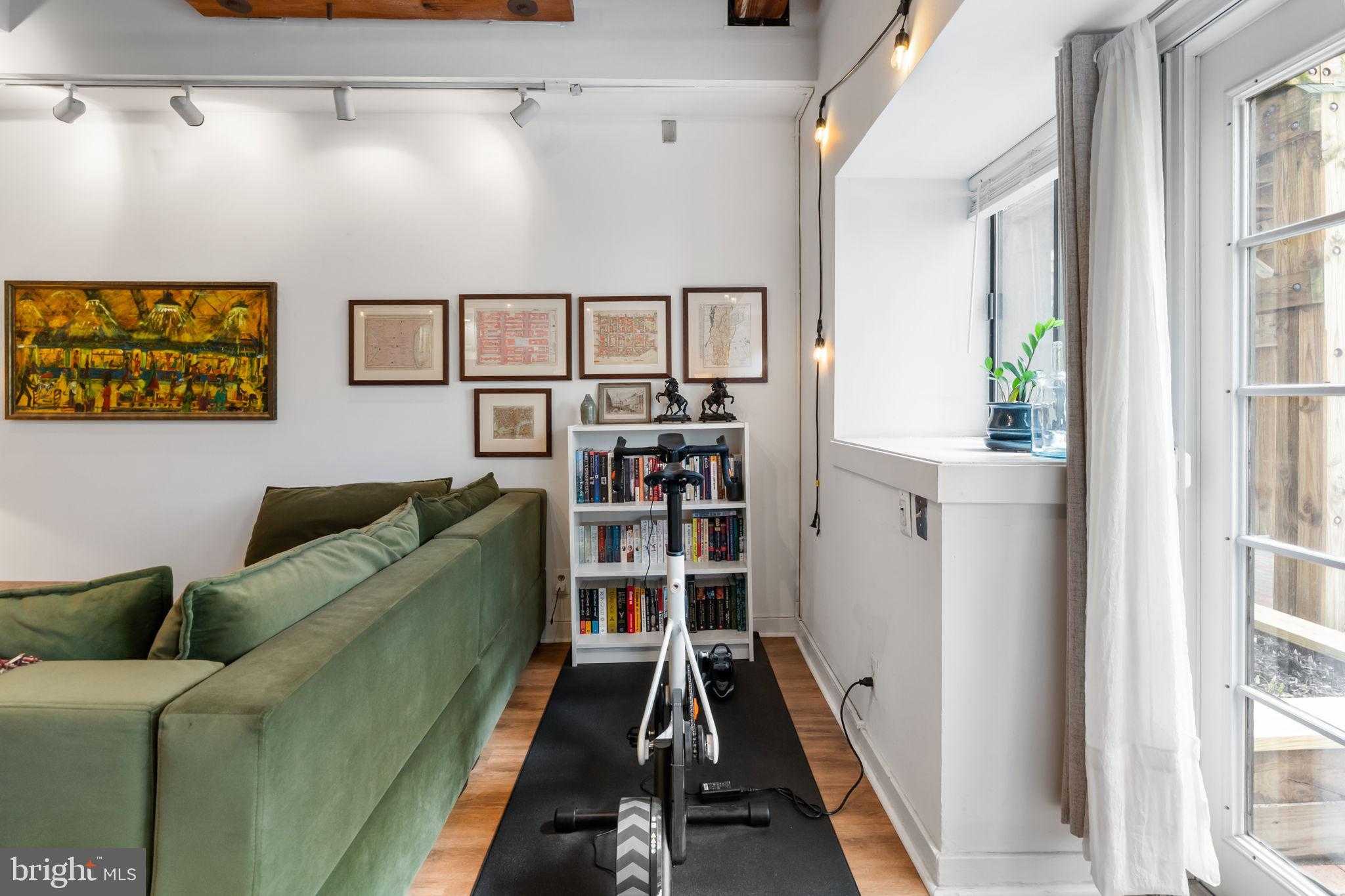 301 Race St Apt C002 photo 7