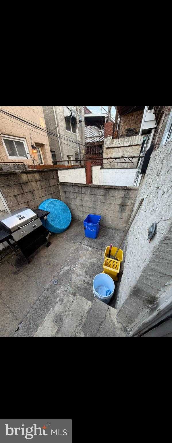 2606 S Jessup St photo 7