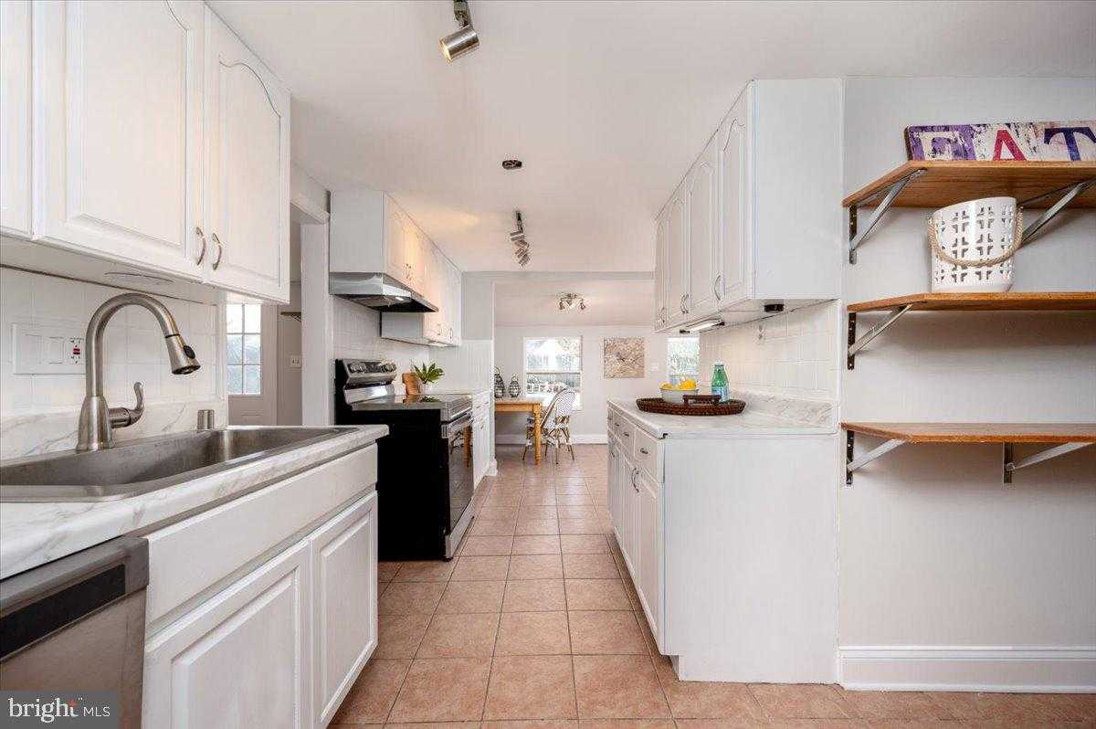 626 Clark Ave photo 7