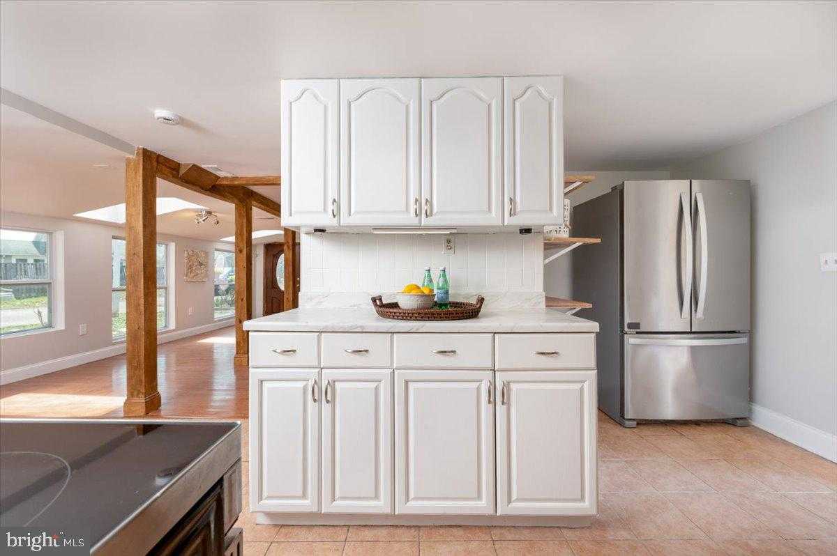 626 Clark Ave photo 8