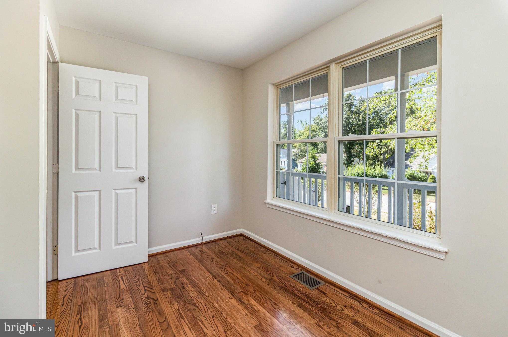 246 Vine Pl photo 22