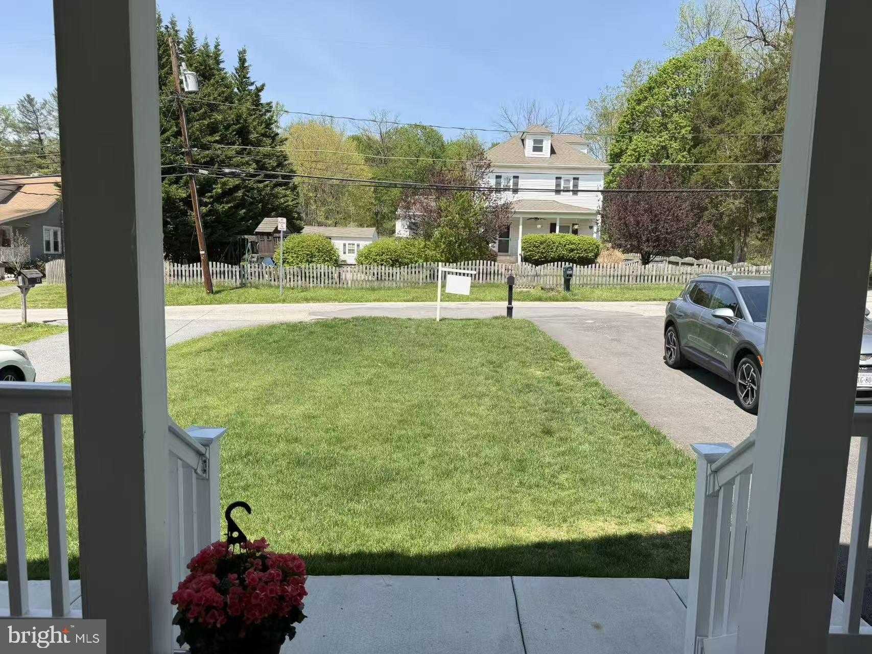 19 Ritters Ln photo 3