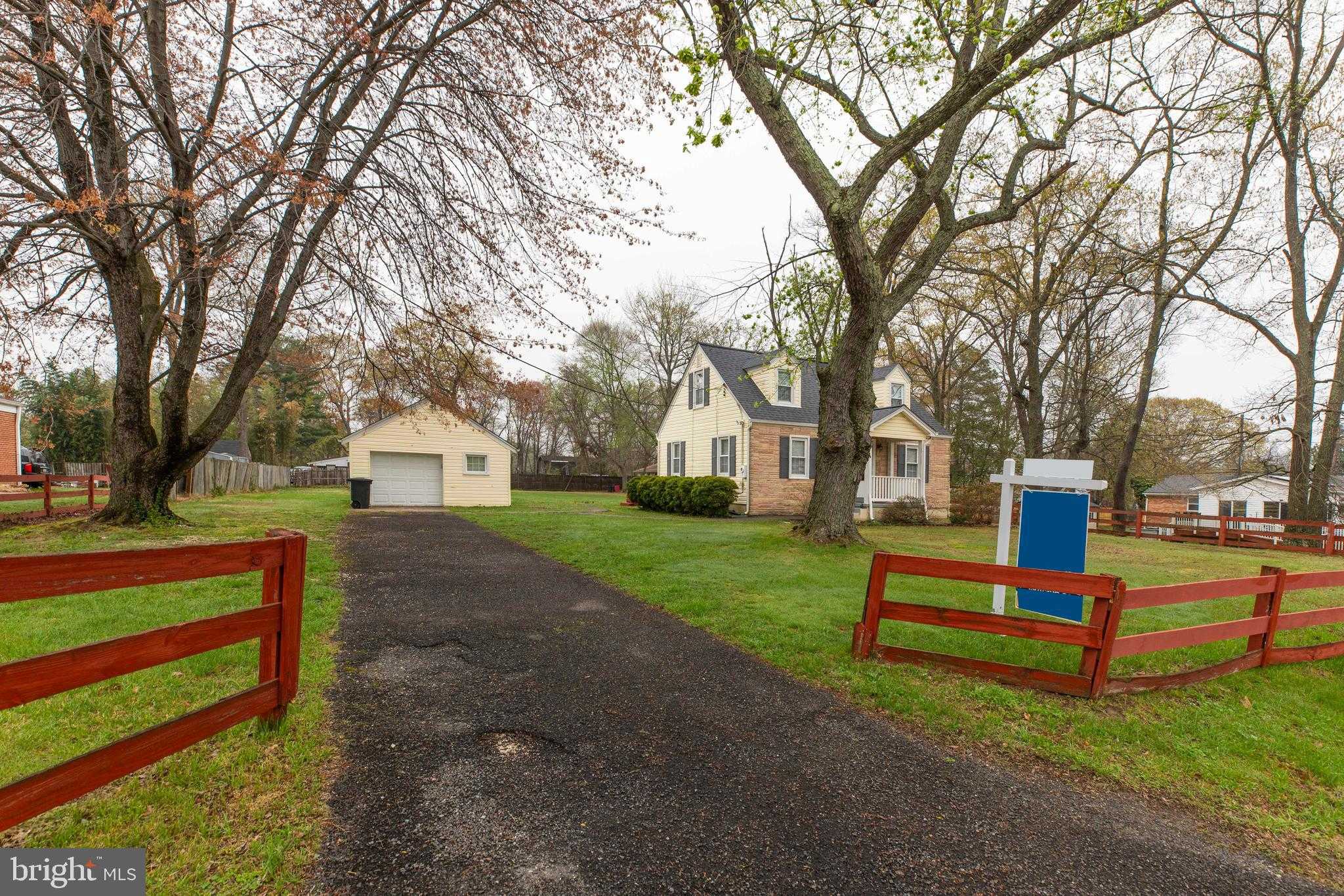 8104 Prince Georges Dr photo 34