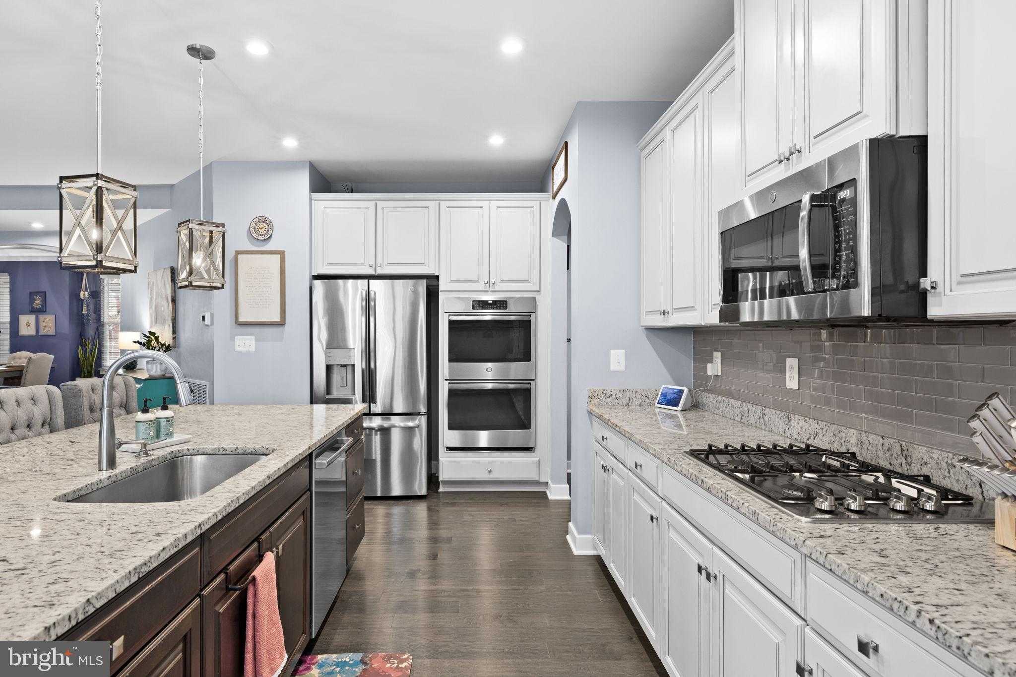 7803 Hermitage Dr photo 16