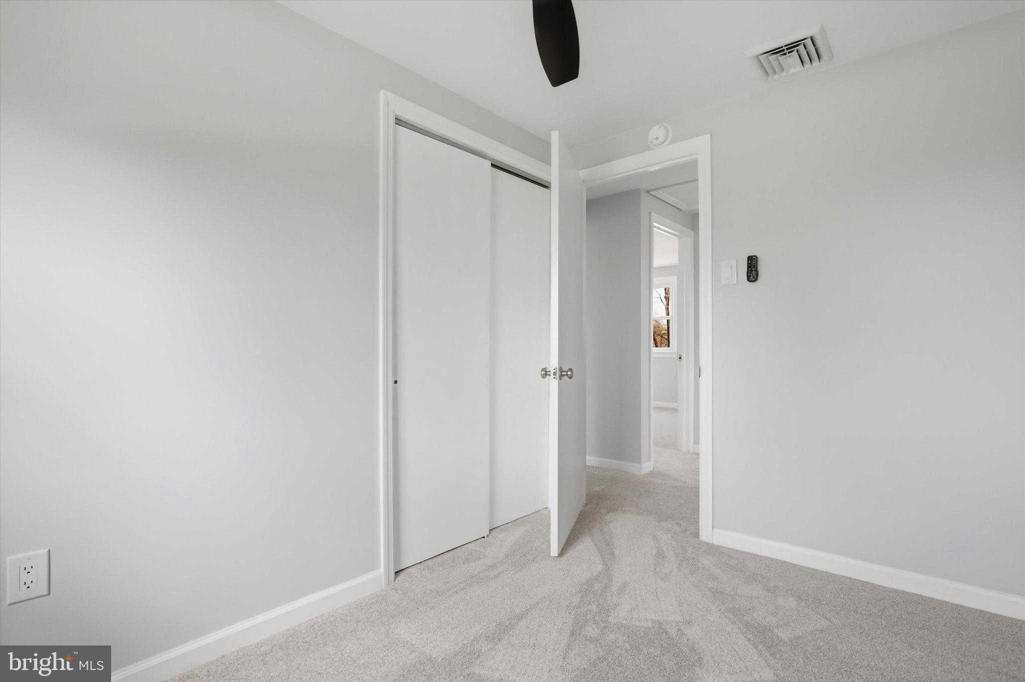 1061 York Ave photo 26