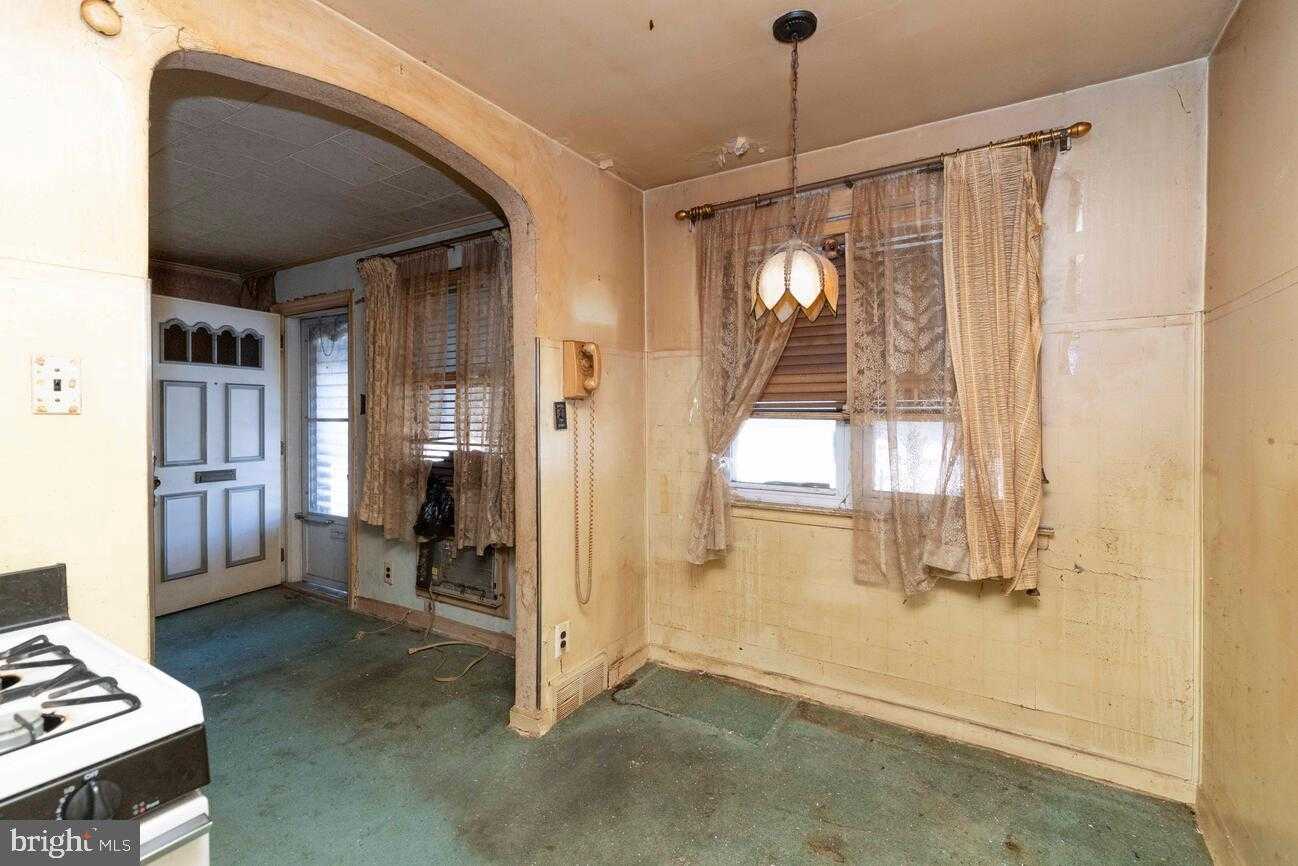 5109 Erdrick St photo 7