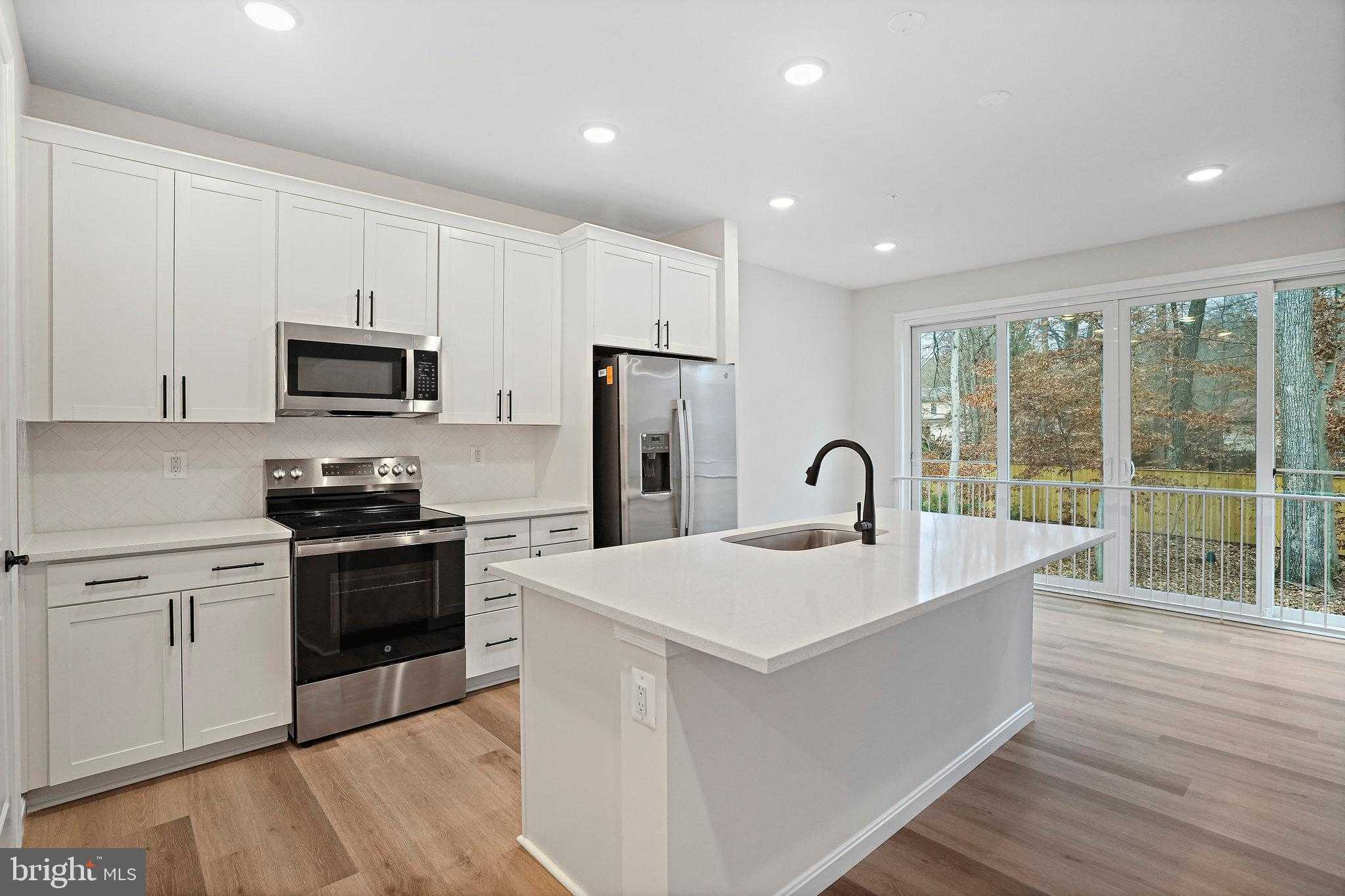 152 Catalpa Dr photo 11