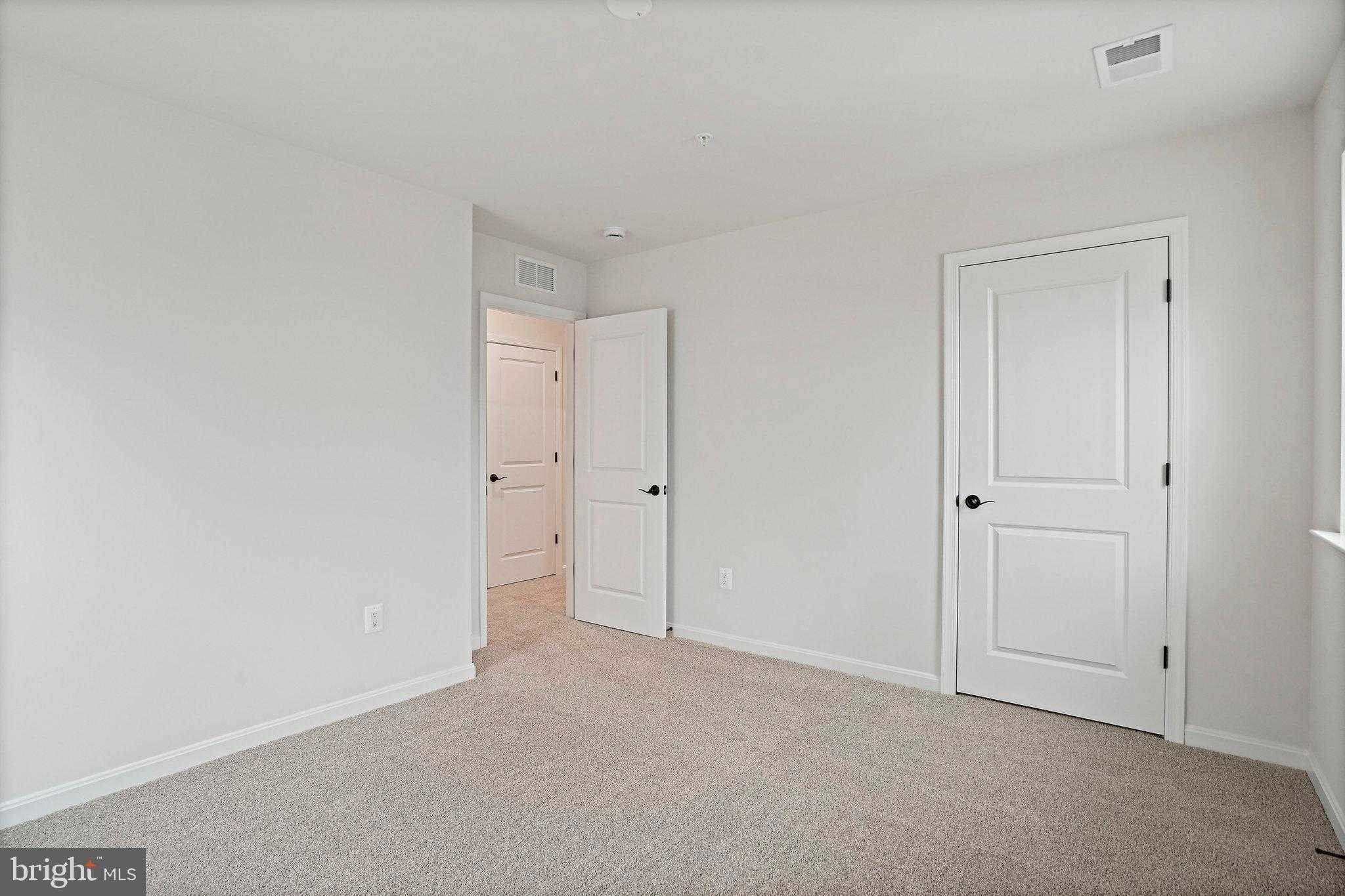 152 Catalpa Dr photo 29