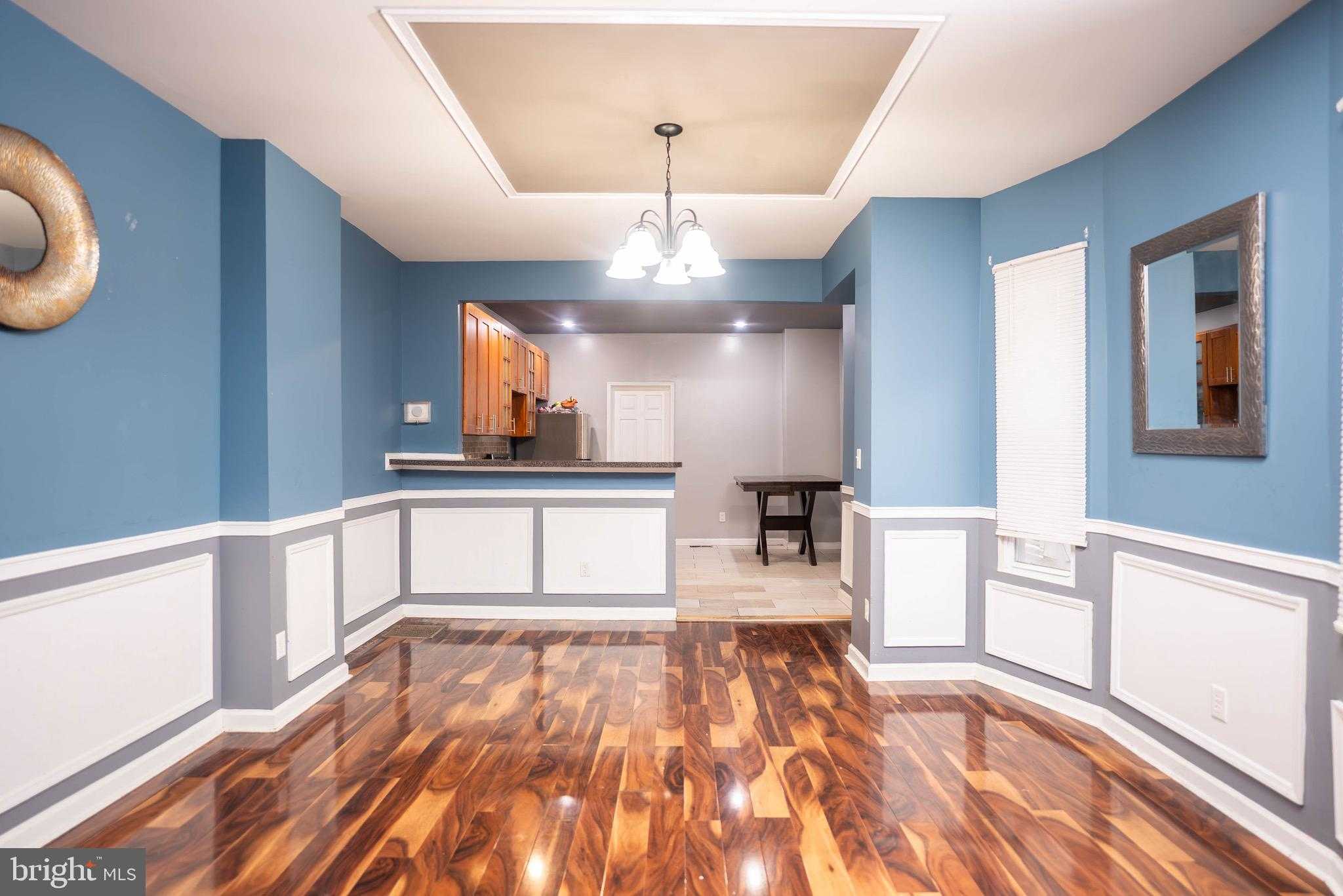 6137 W Jefferson St photo 4