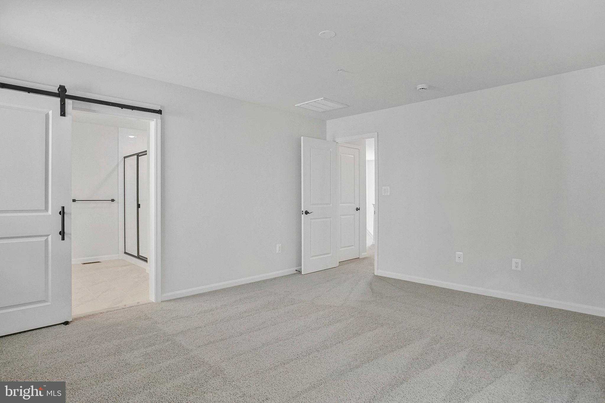 128 Catalpa Dr photo 32