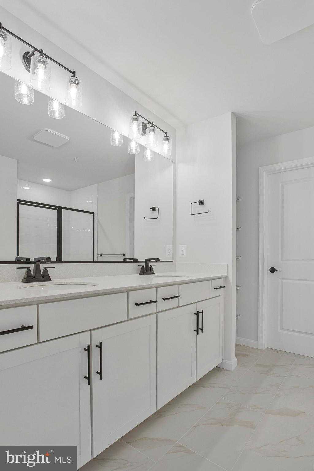 128 Catalpa Dr photo 35