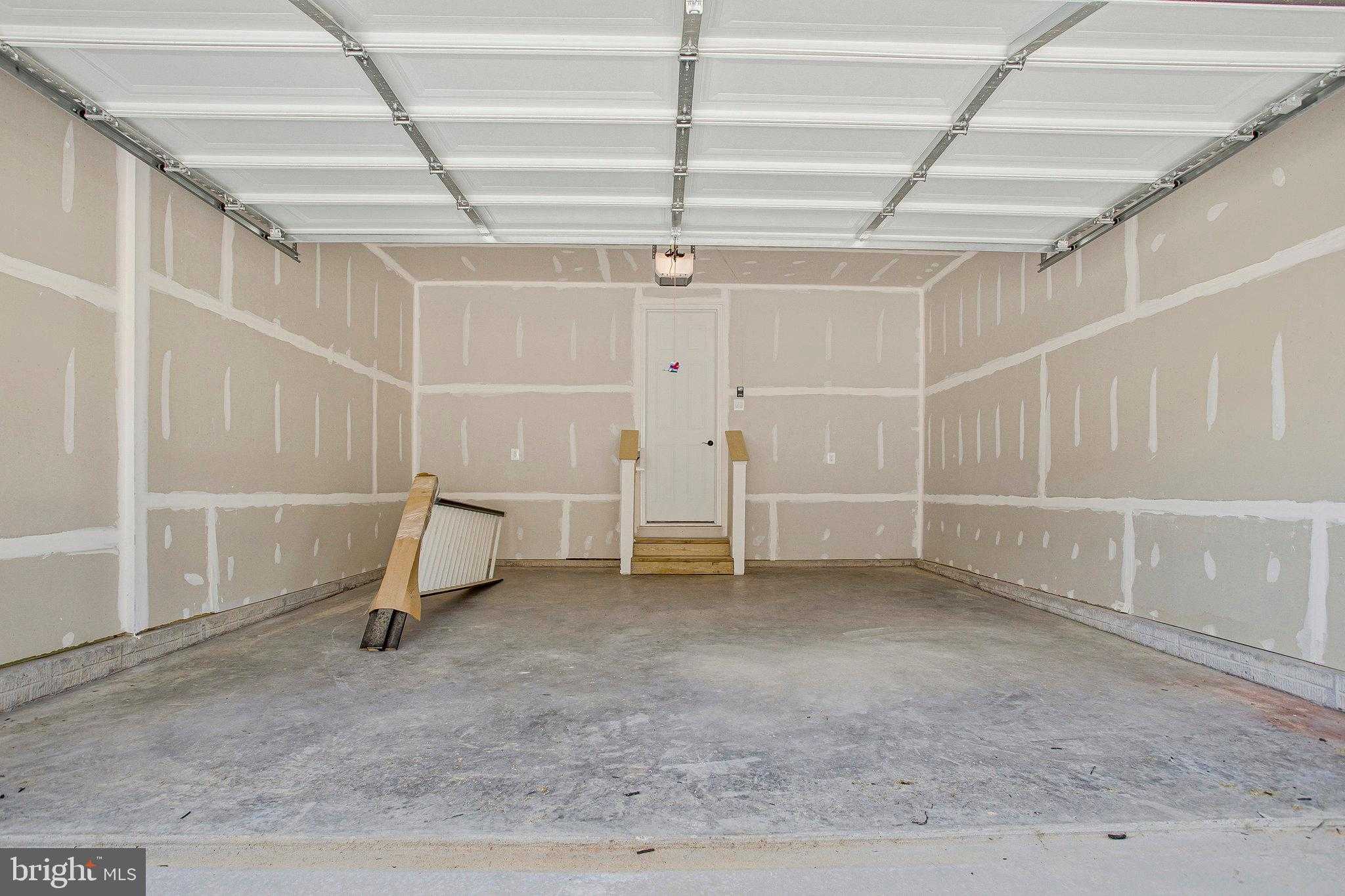 128 Catalpa Dr photo 42