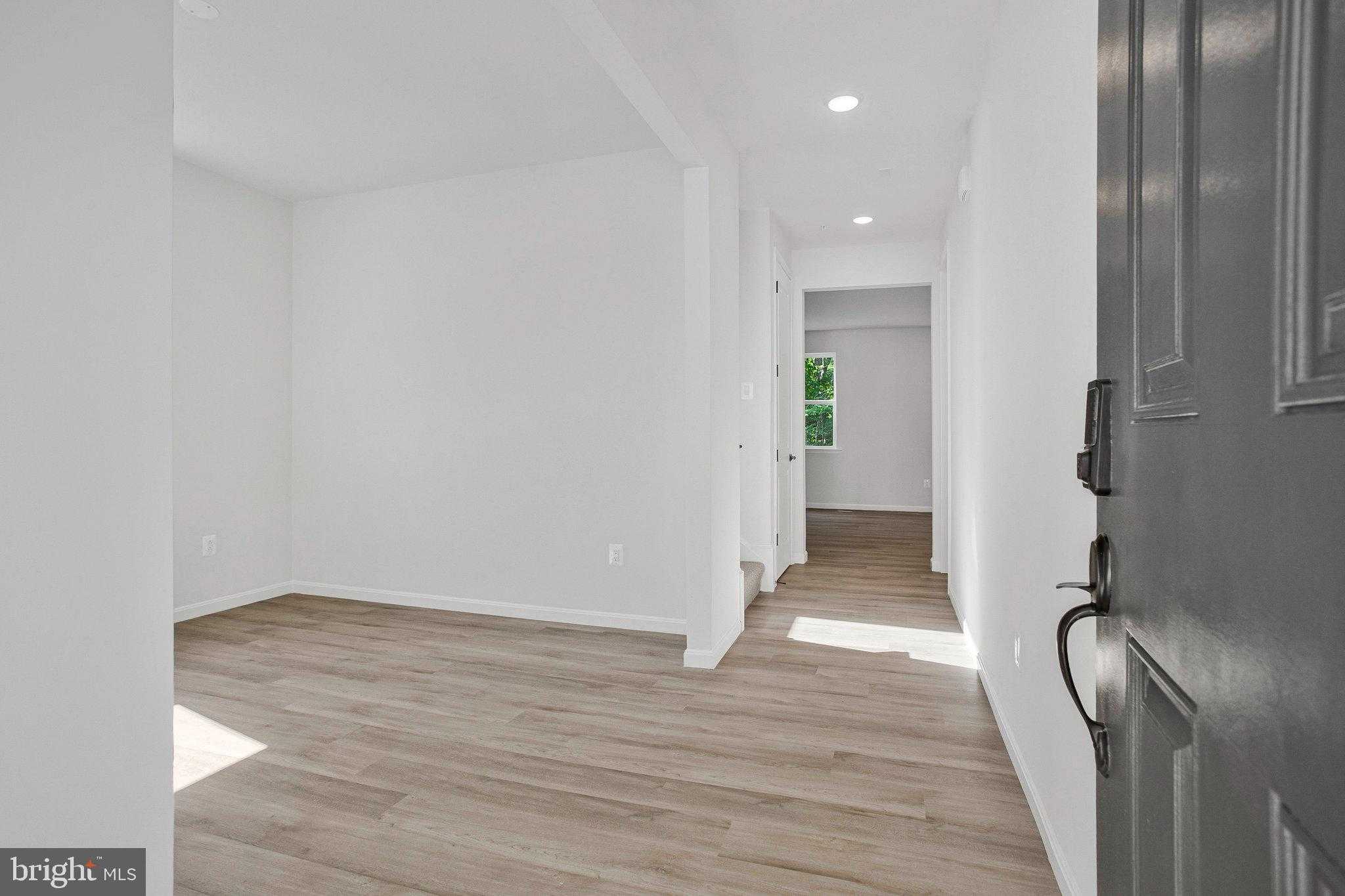 128 Catalpa Dr photo 5