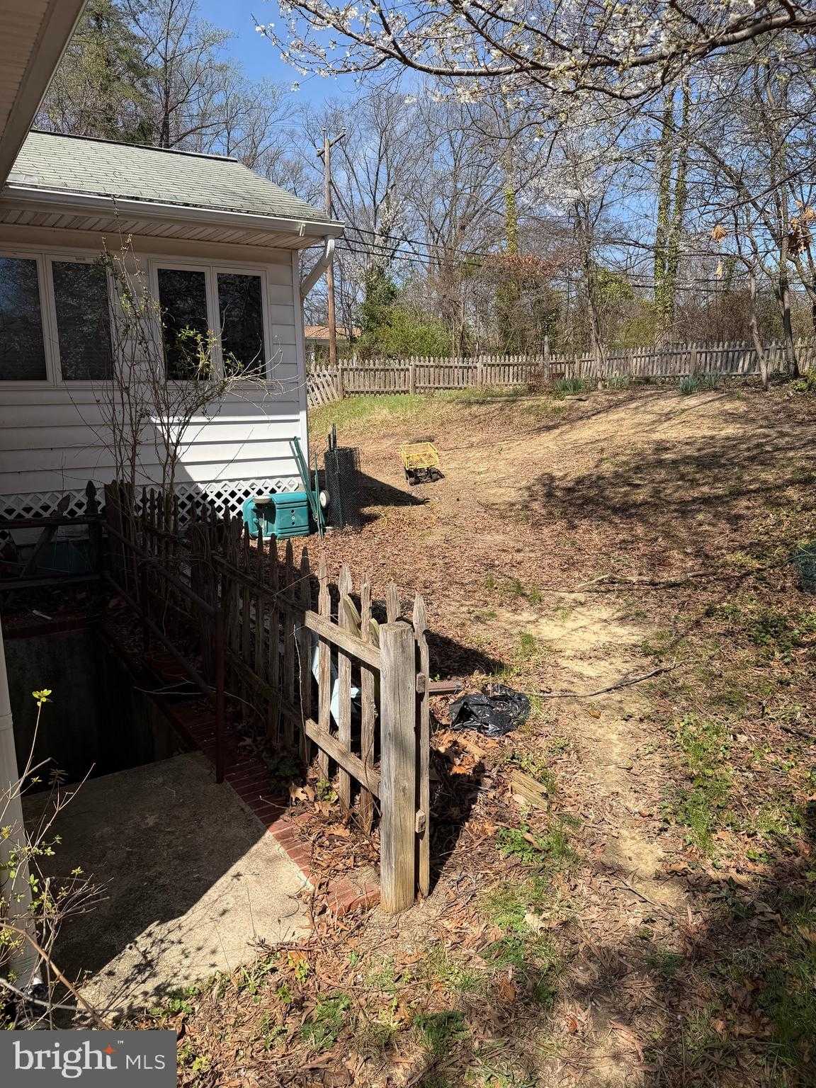 6000 Parkway Dr photo 4