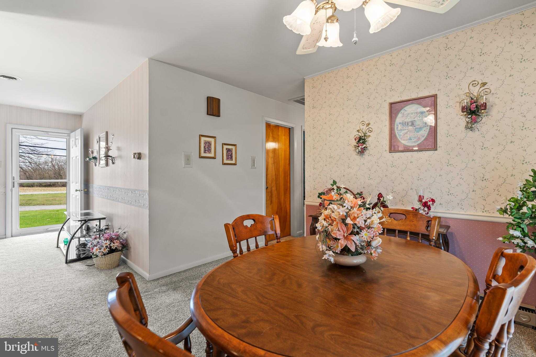 1404 Marshall St photo 10