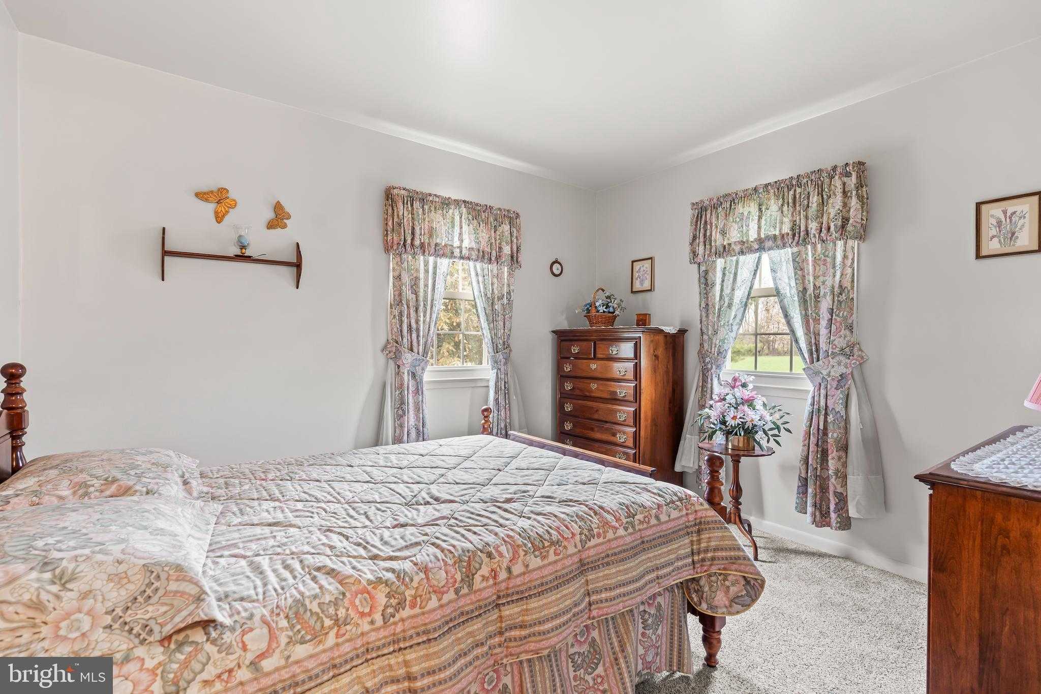 1404 Marshall St photo 16