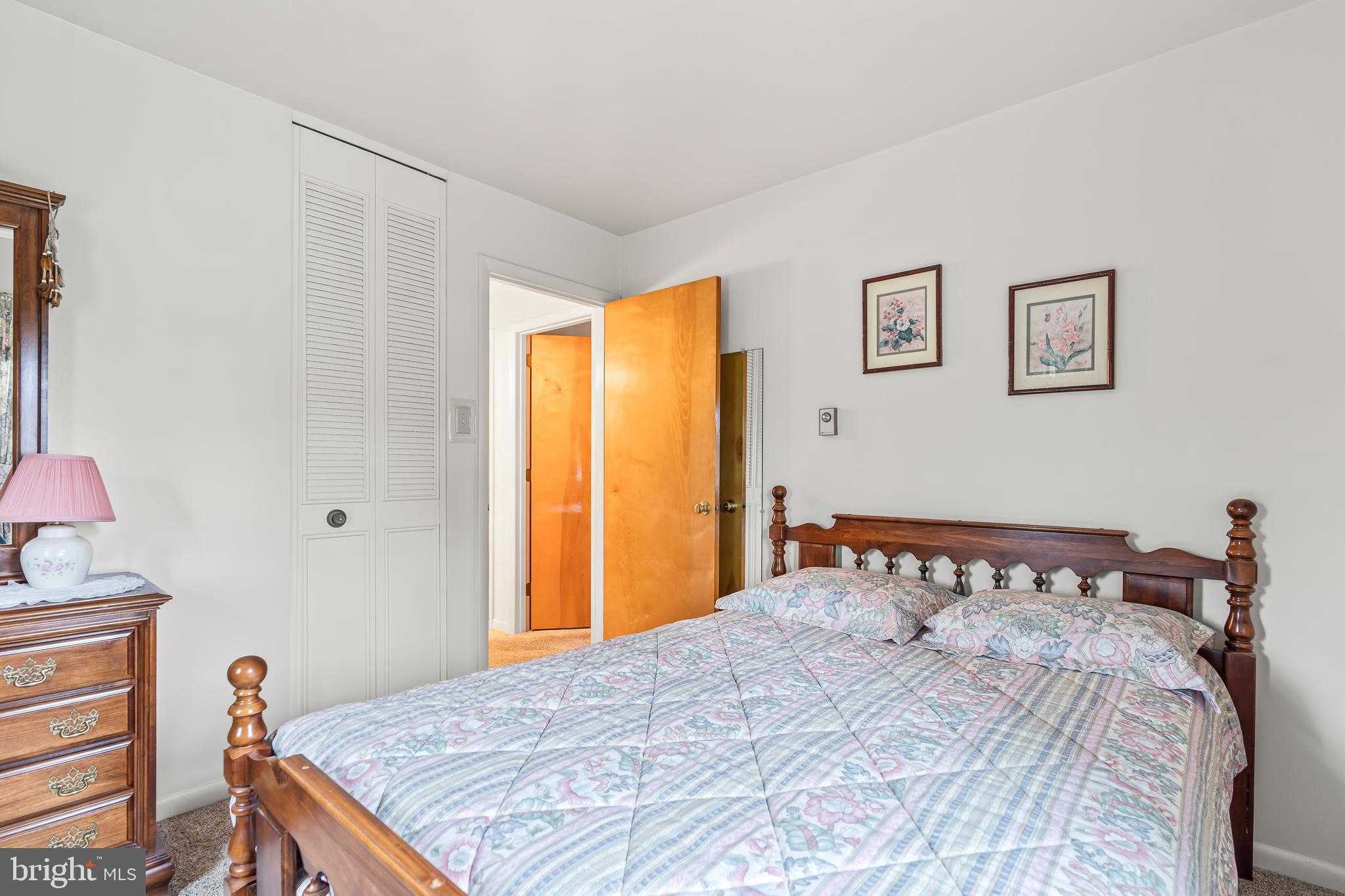 1404 Marshall St photo 17