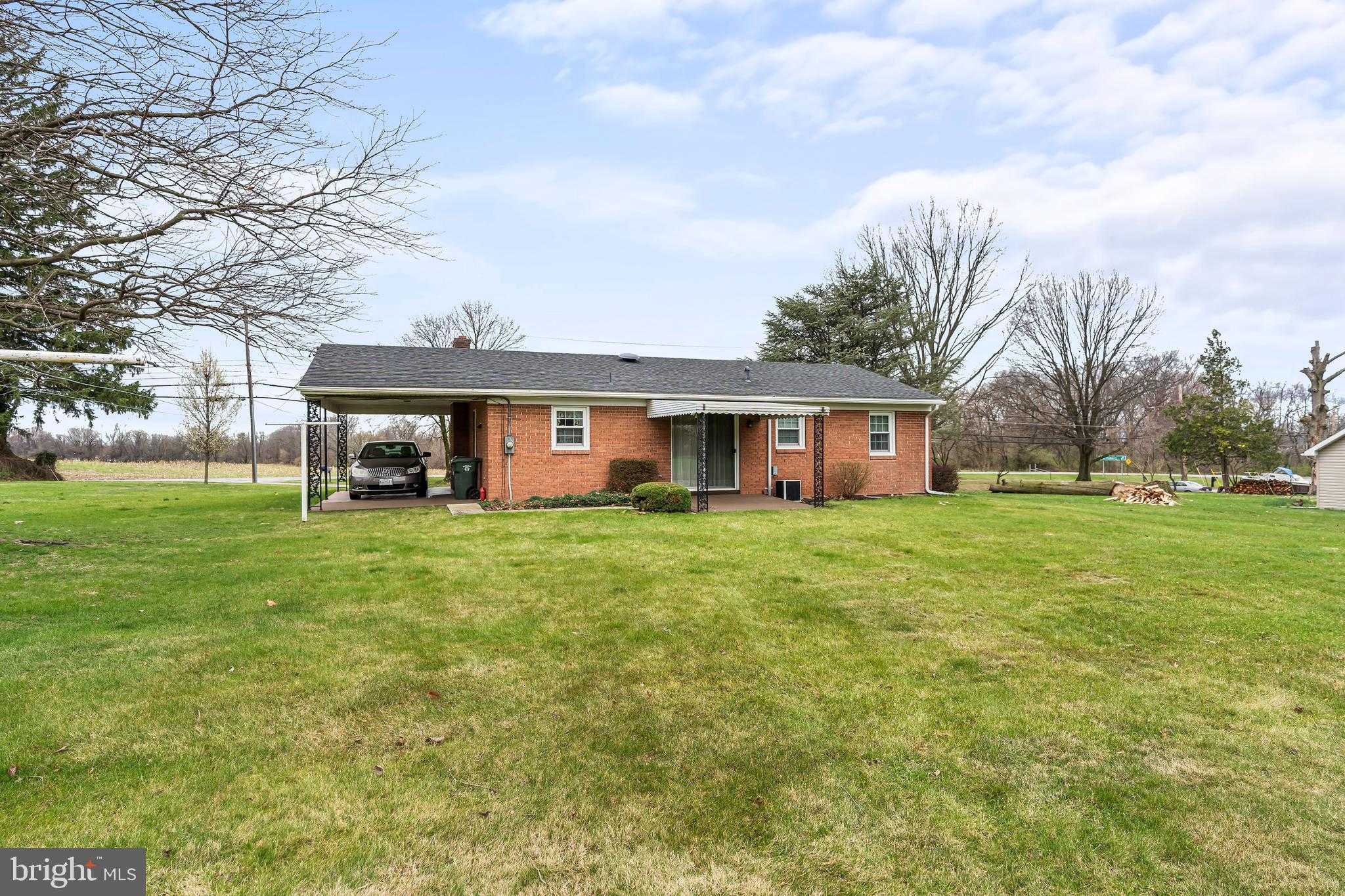 1404 Marshall St photo 6